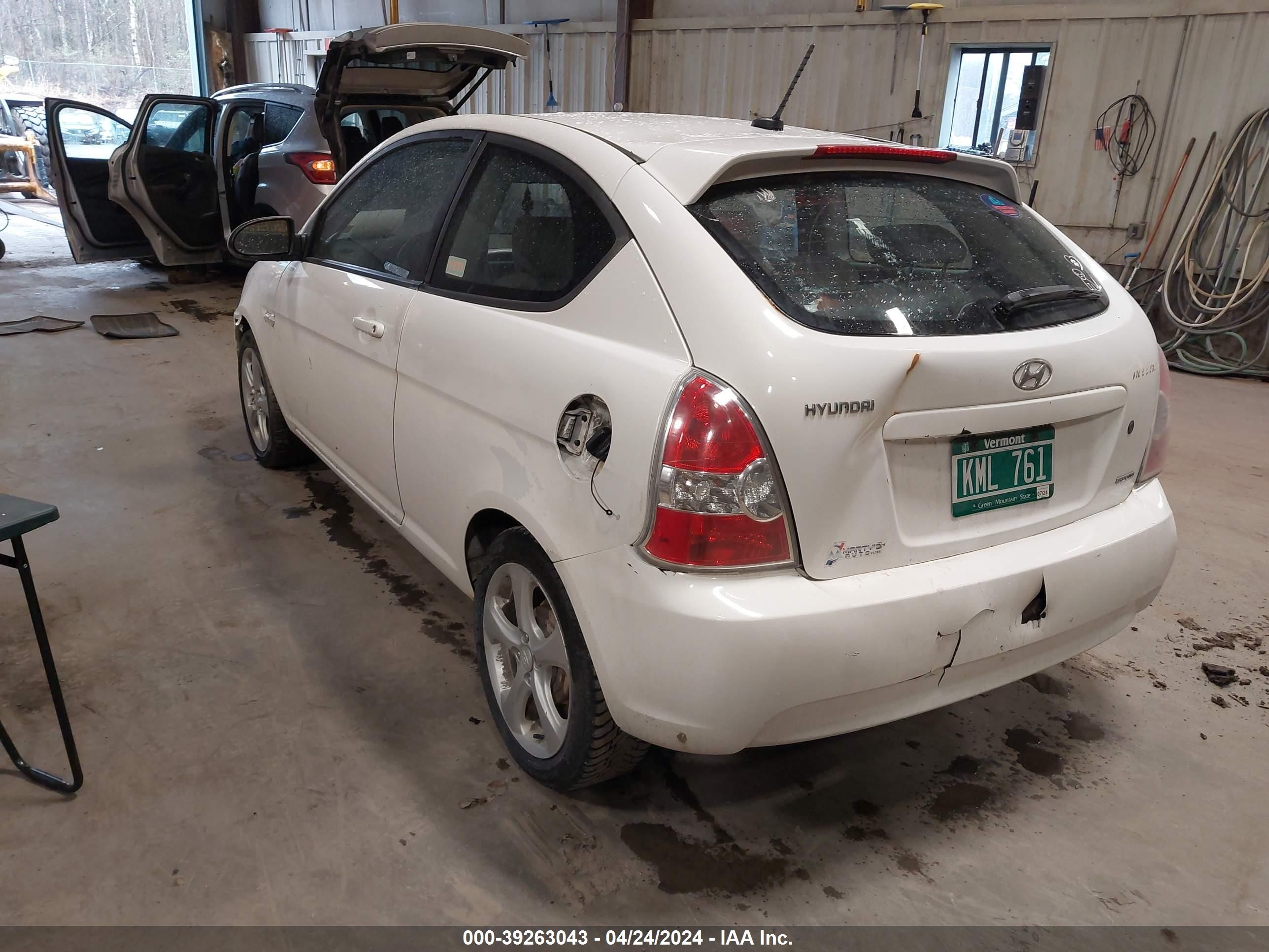 Photo 2 VIN: KMHCN36C09U126281 - HYUNDAI ACCENT 