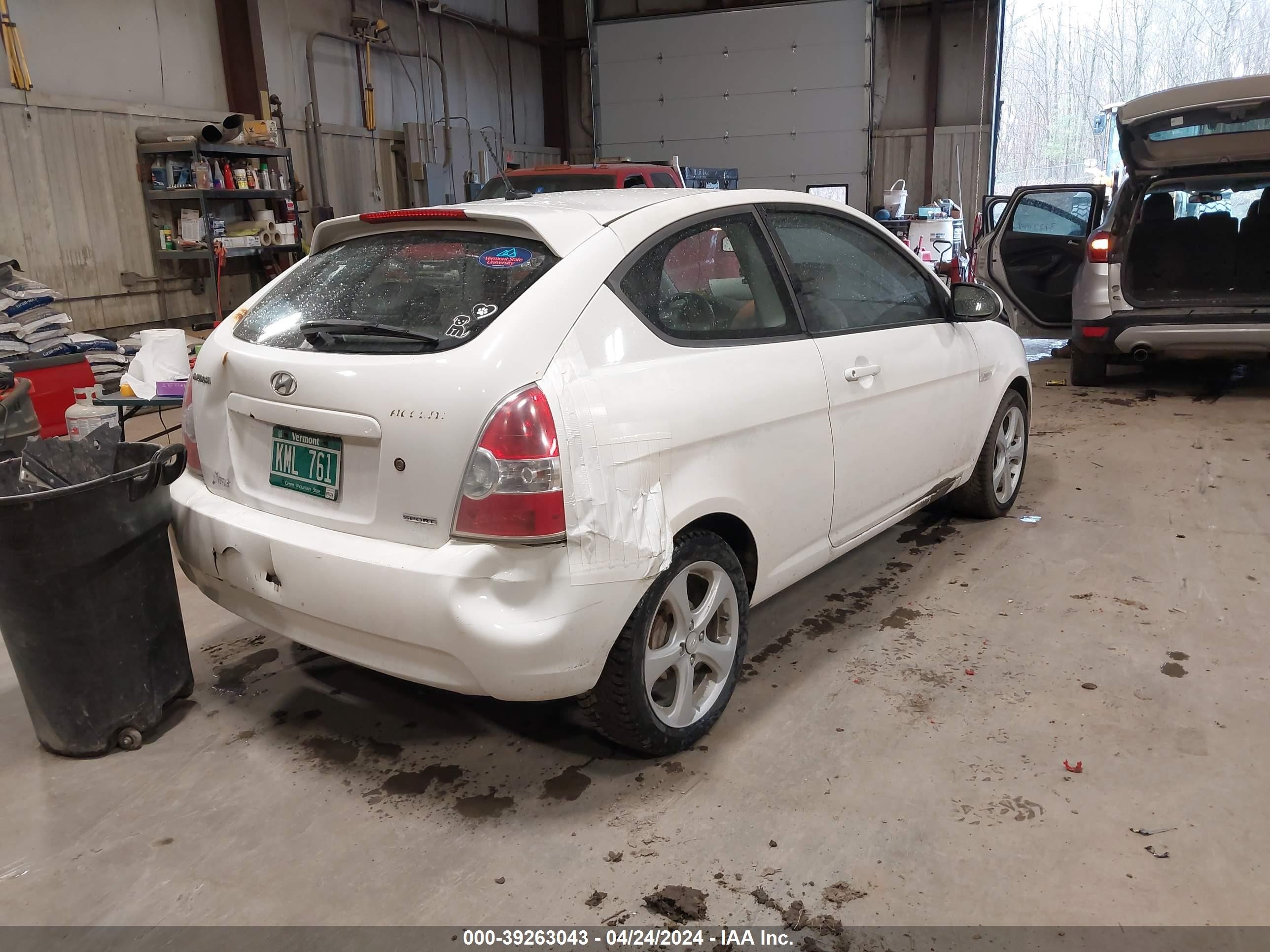 Photo 3 VIN: KMHCN36C09U126281 - HYUNDAI ACCENT 