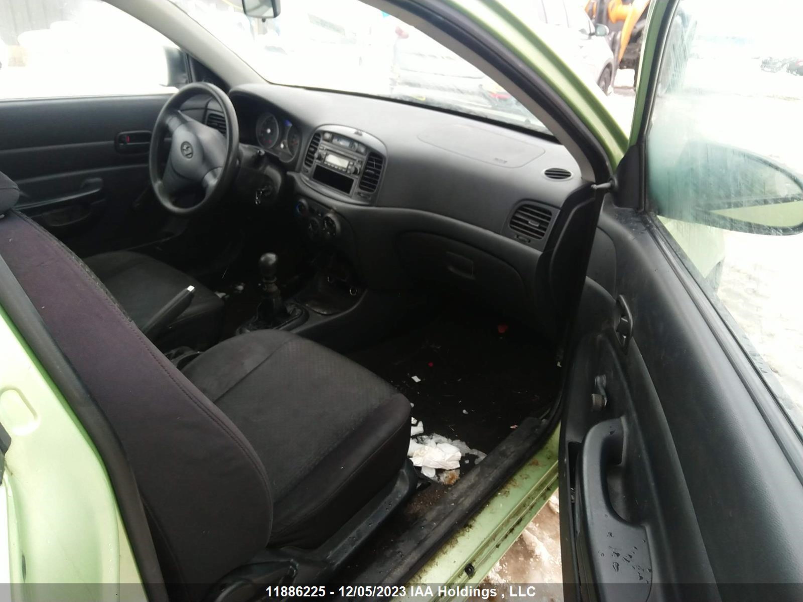 Photo 4 VIN: KMHCN3BC0AU156729 - HYUNDAI ACCENT 