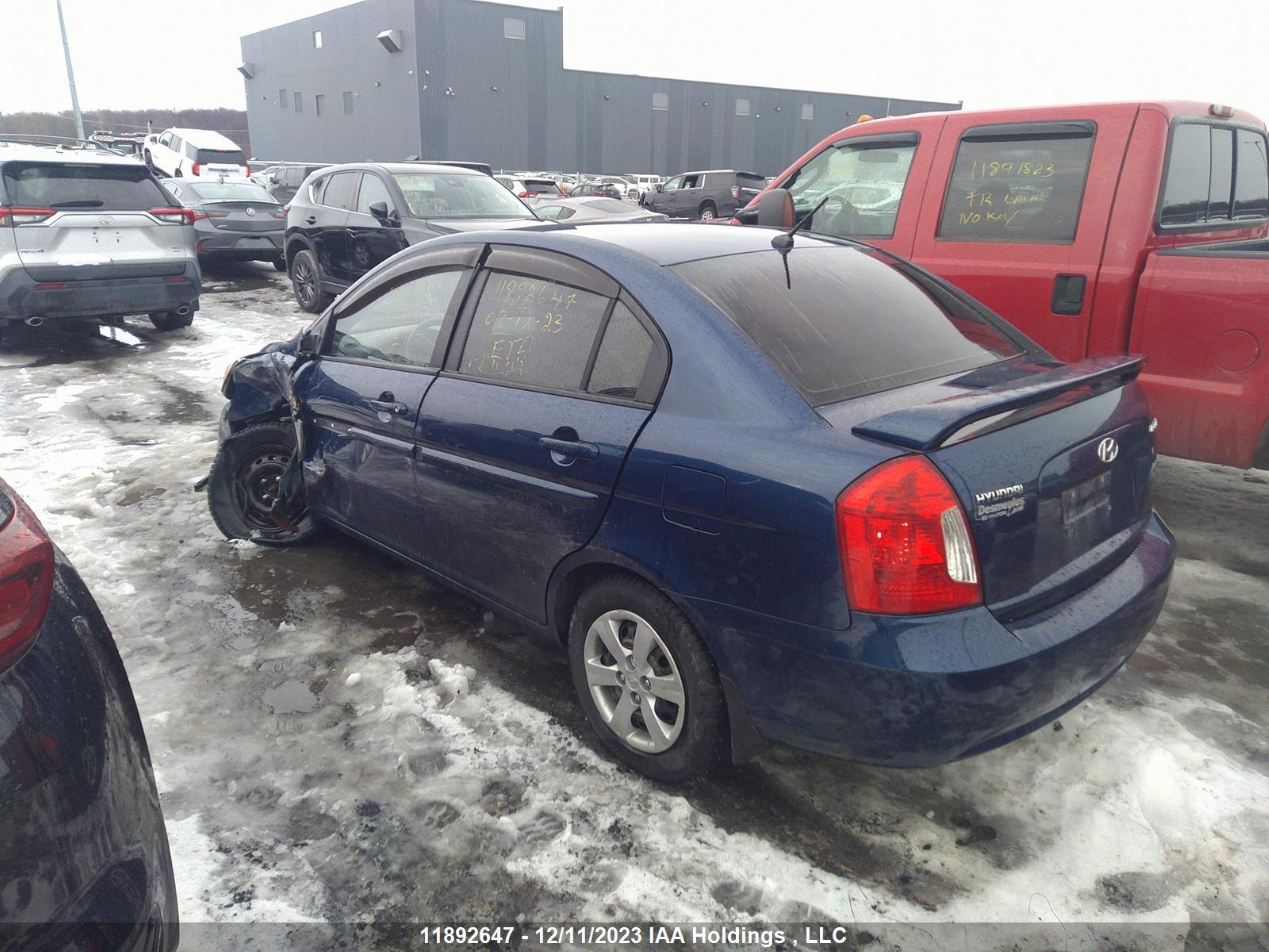 Photo 2 VIN: KMHCN45C08U221817 - HYUNDAI ACCENT 