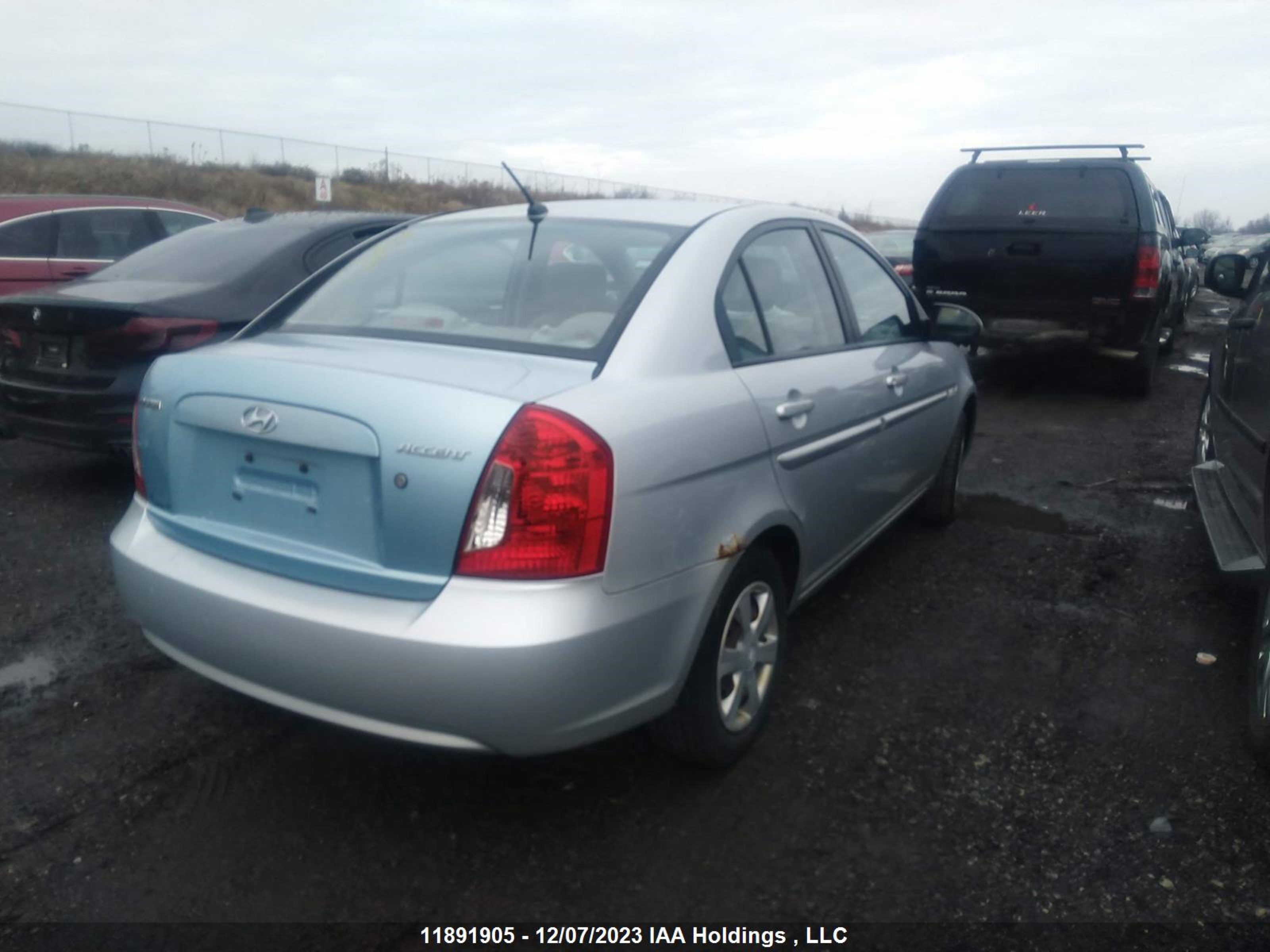 Photo 3 VIN: KMHCN45C37U077694 - HYUNDAI ACCENT 