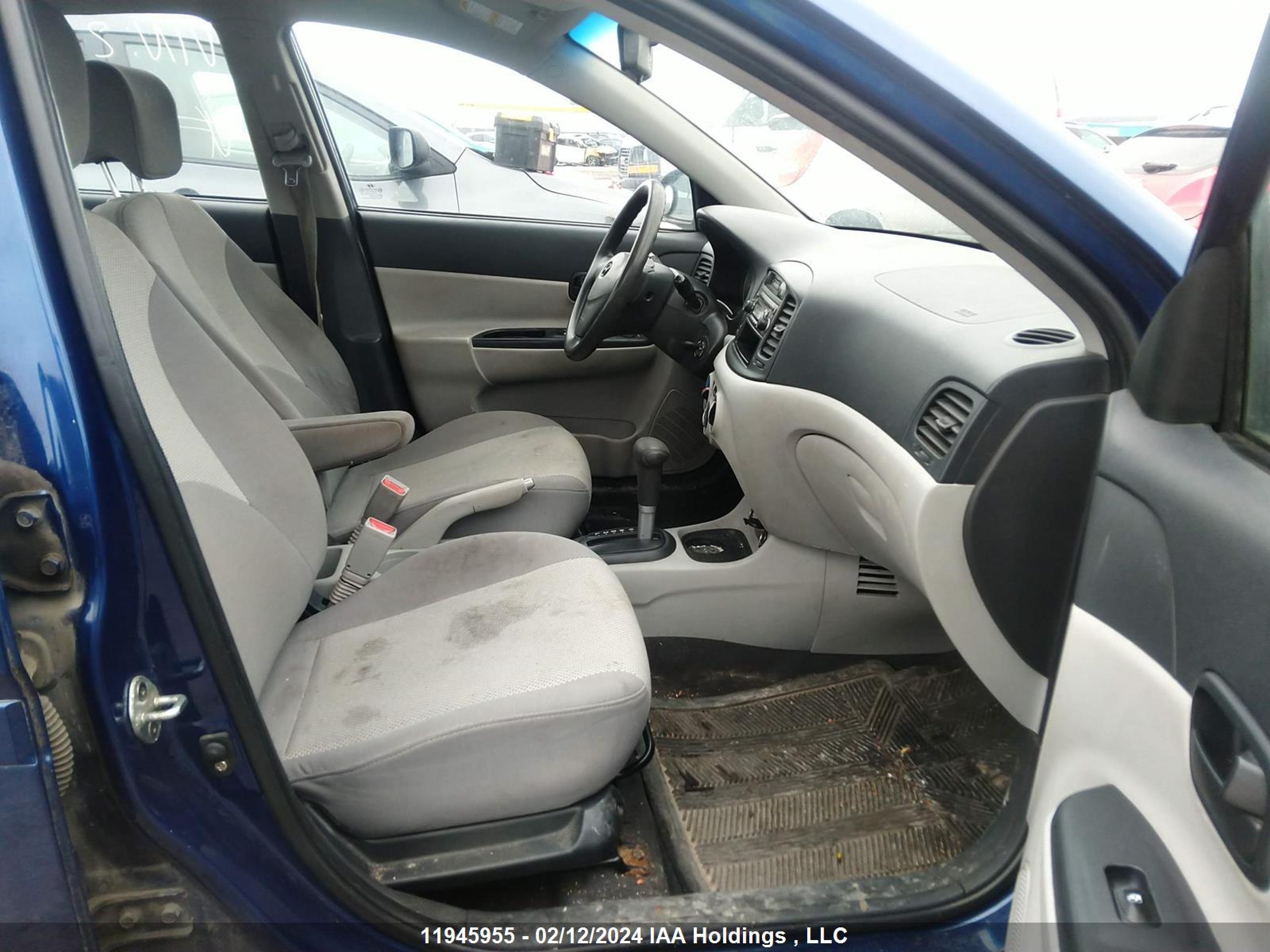 Photo 4 VIN: KMHCN45C88U216588 - HYUNDAI ACCENT 