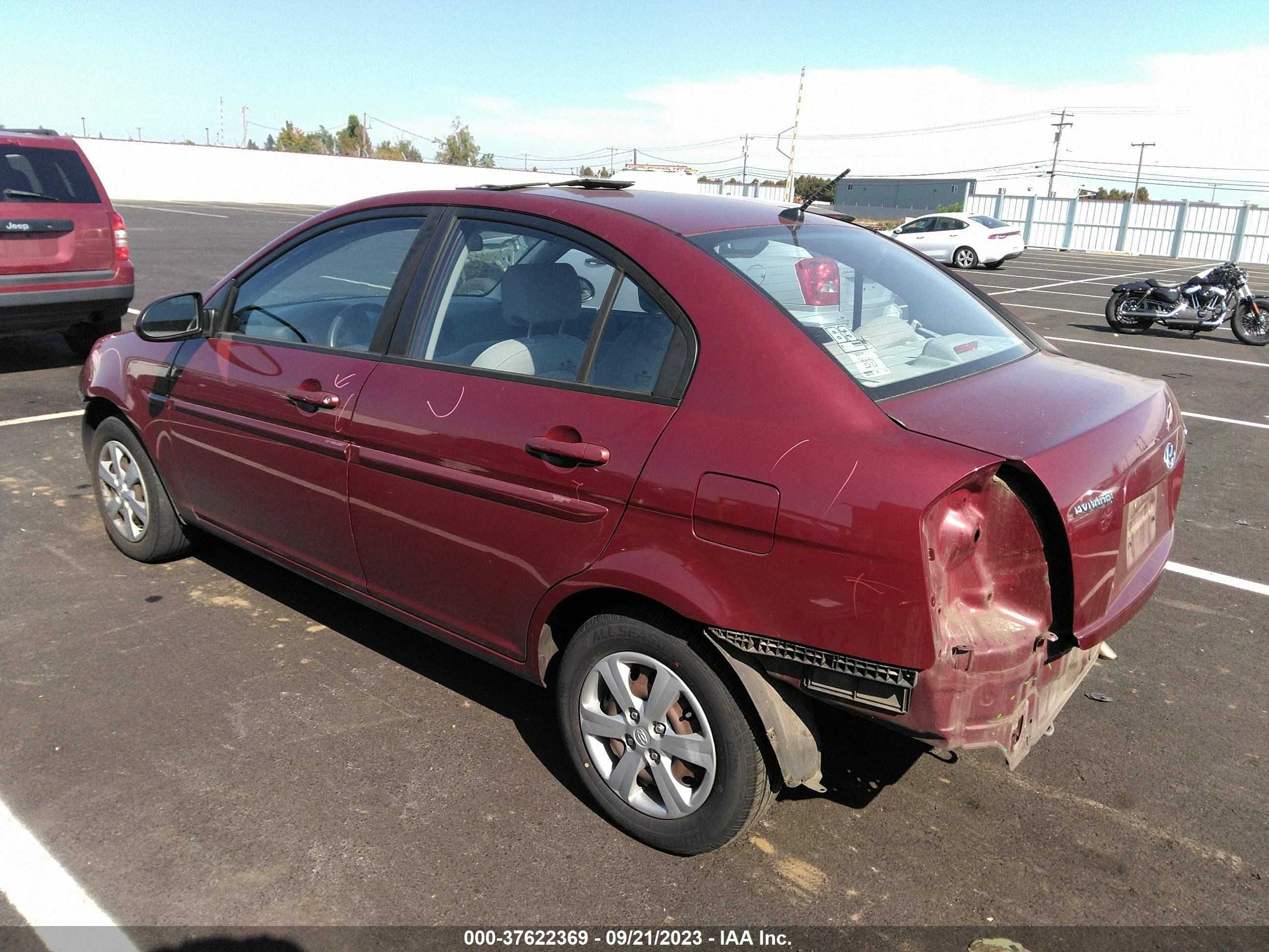 Photo 2 VIN: KMHCN45CX9U358135 - HYUNDAI ACCENT 