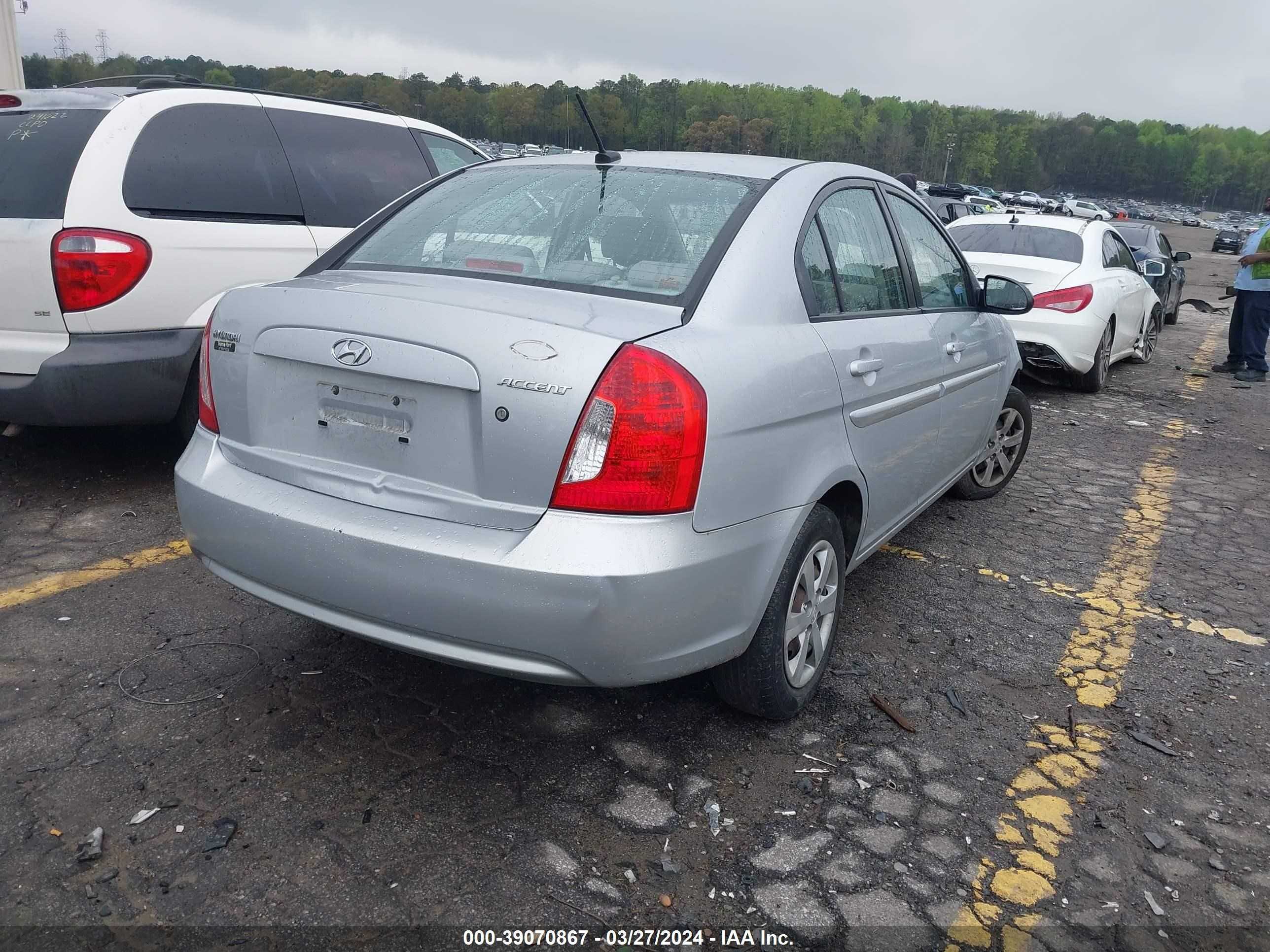 Photo 3 VIN: KMHCN46C09U347370 - HYUNDAI ACCENT 