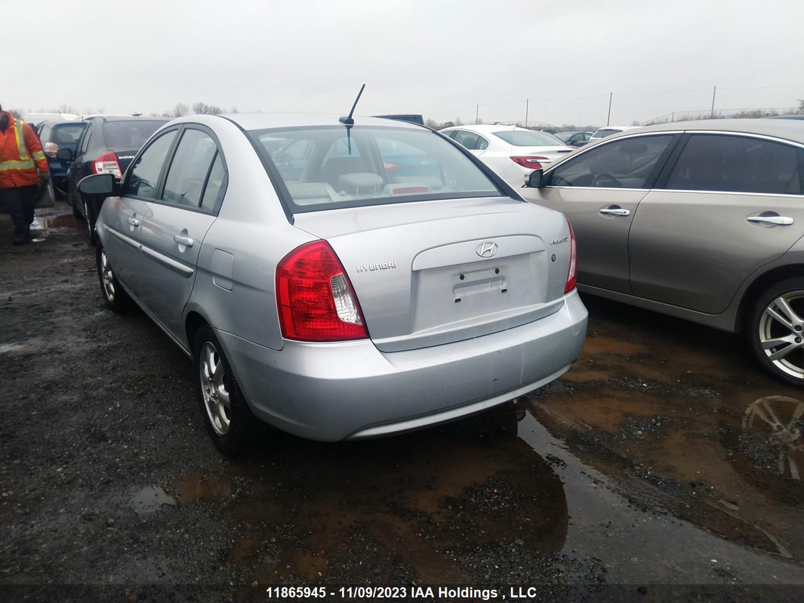 Photo 2 VIN: KMHCN46C28U233062 - HYUNDAI ACCENT 