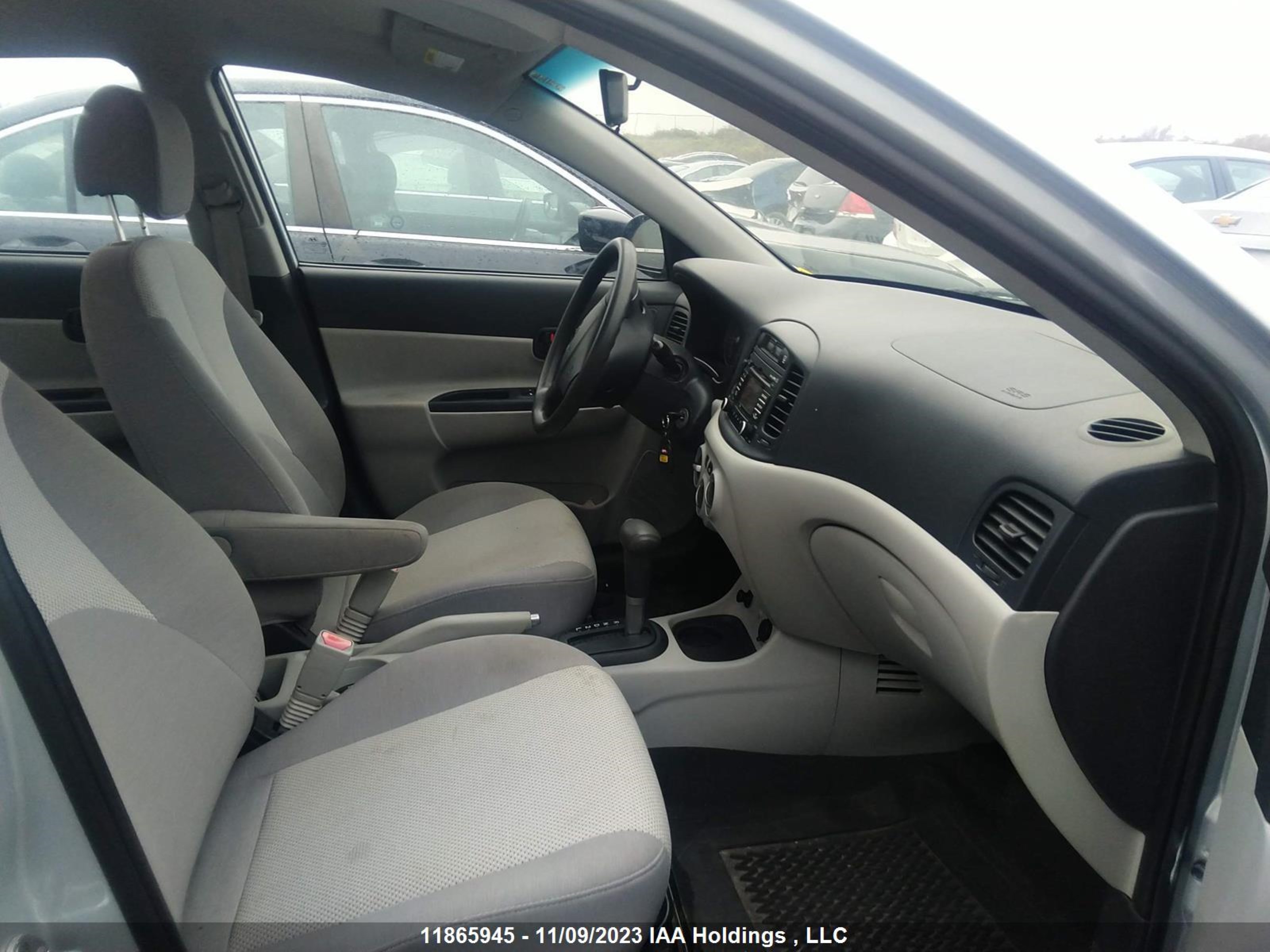 Photo 4 VIN: KMHCN46C28U233062 - HYUNDAI ACCENT 