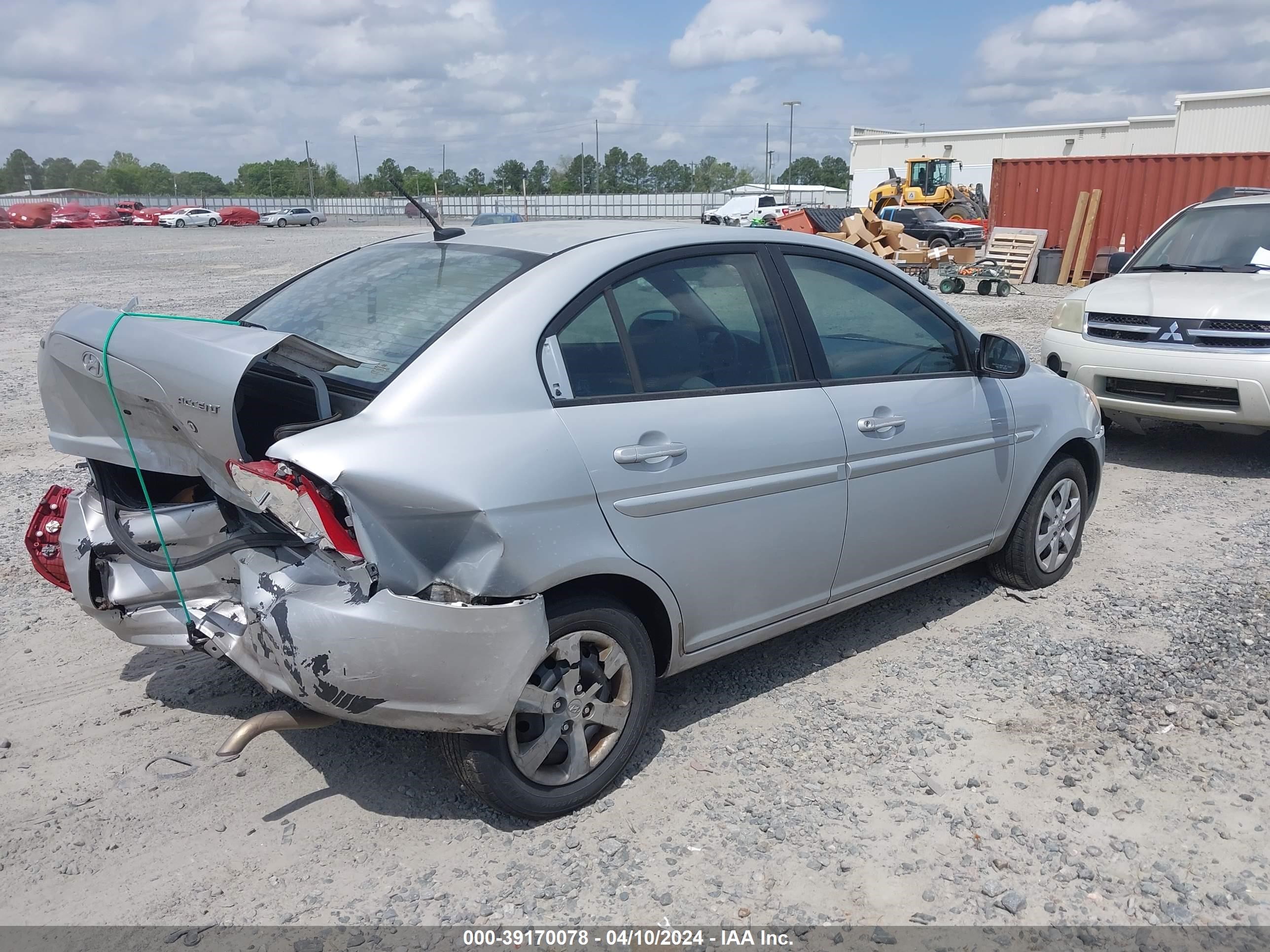 Photo 3 VIN: KMHCN46C29U289567 - HYUNDAI ACCENT 