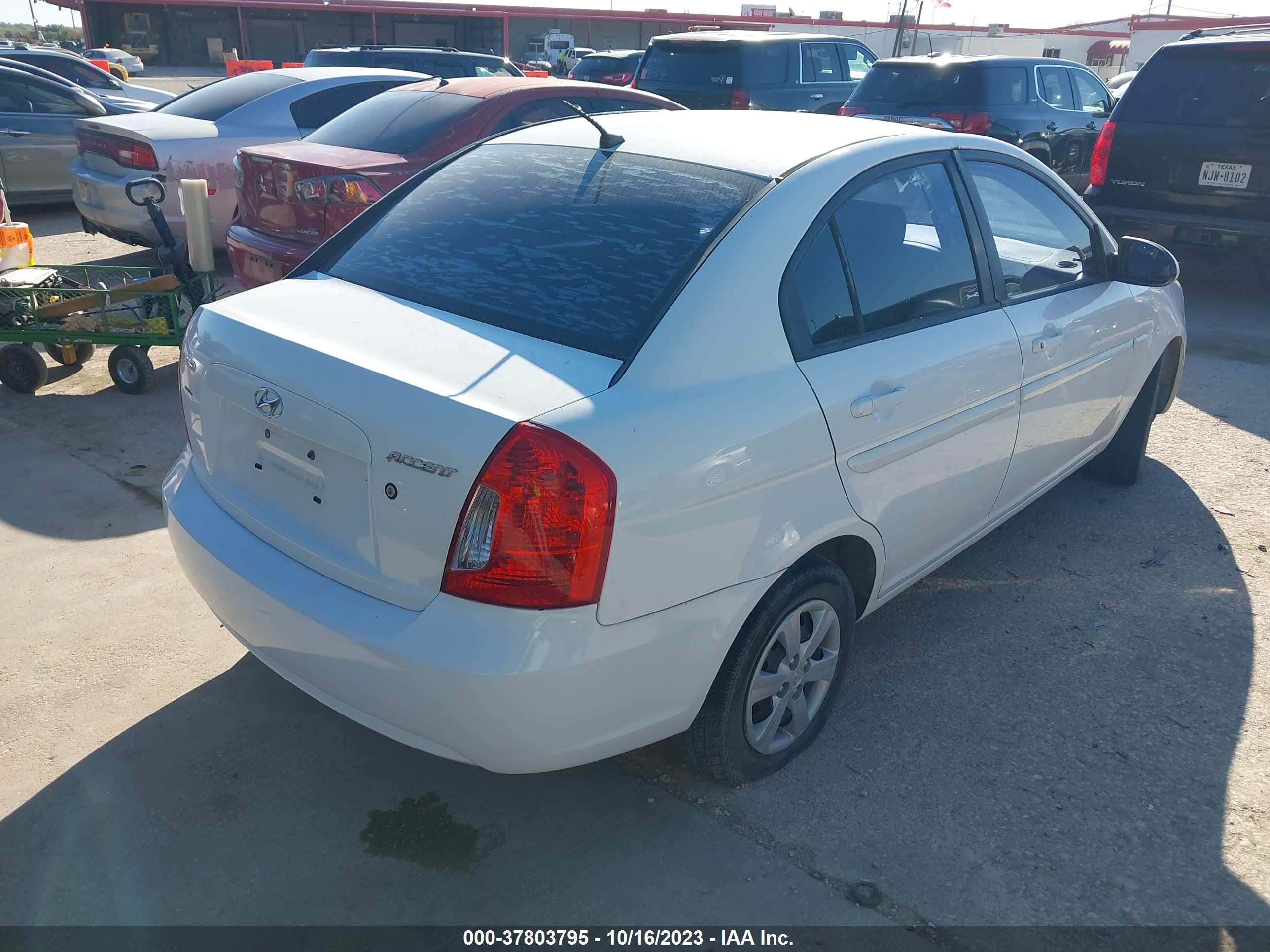 Photo 3 VIN: KMHCN46C38U212771 - HYUNDAI ACCENT 