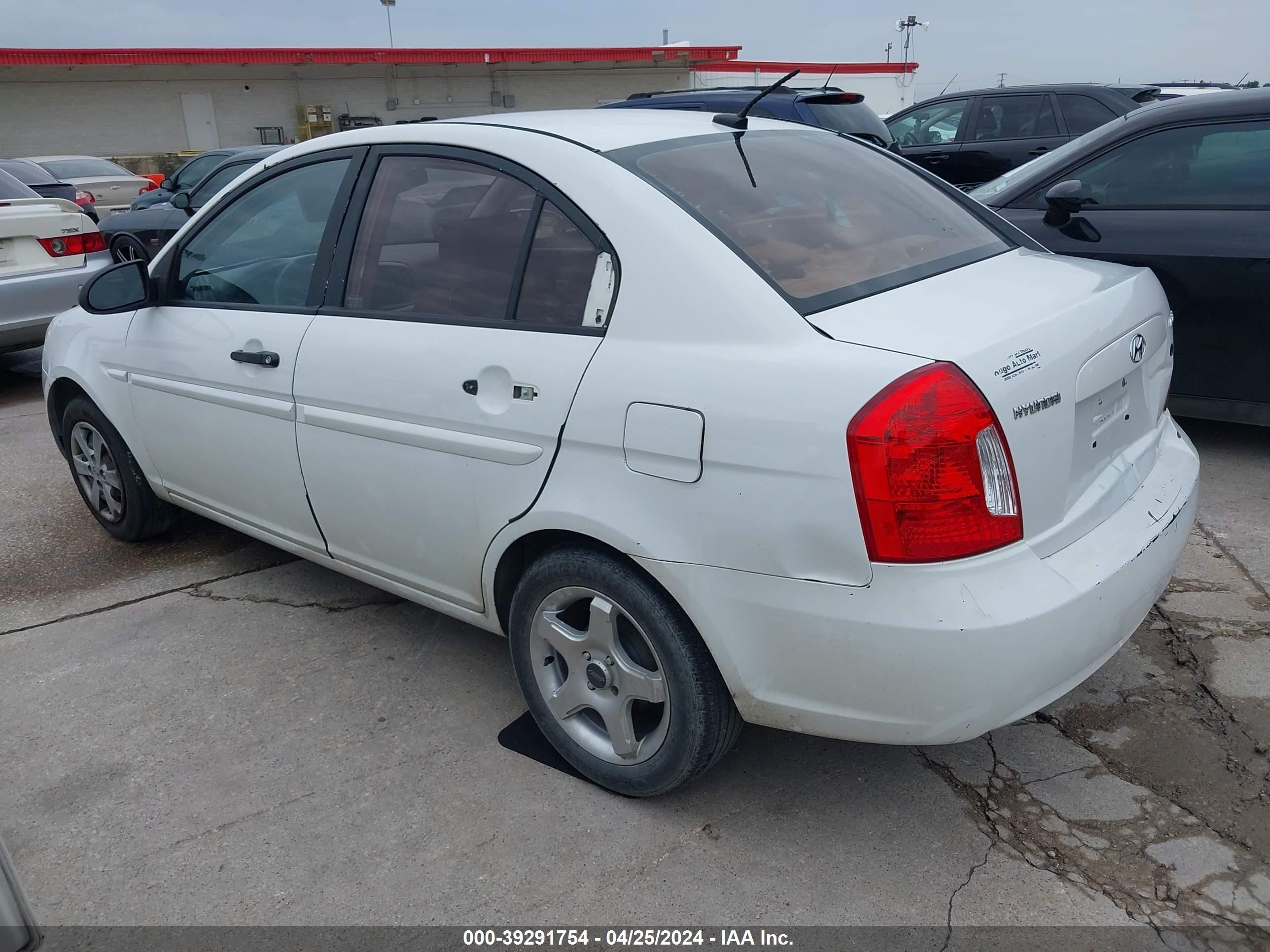 Photo 2 VIN: KMHCN46C39U308157 - HYUNDAI ACCENT 