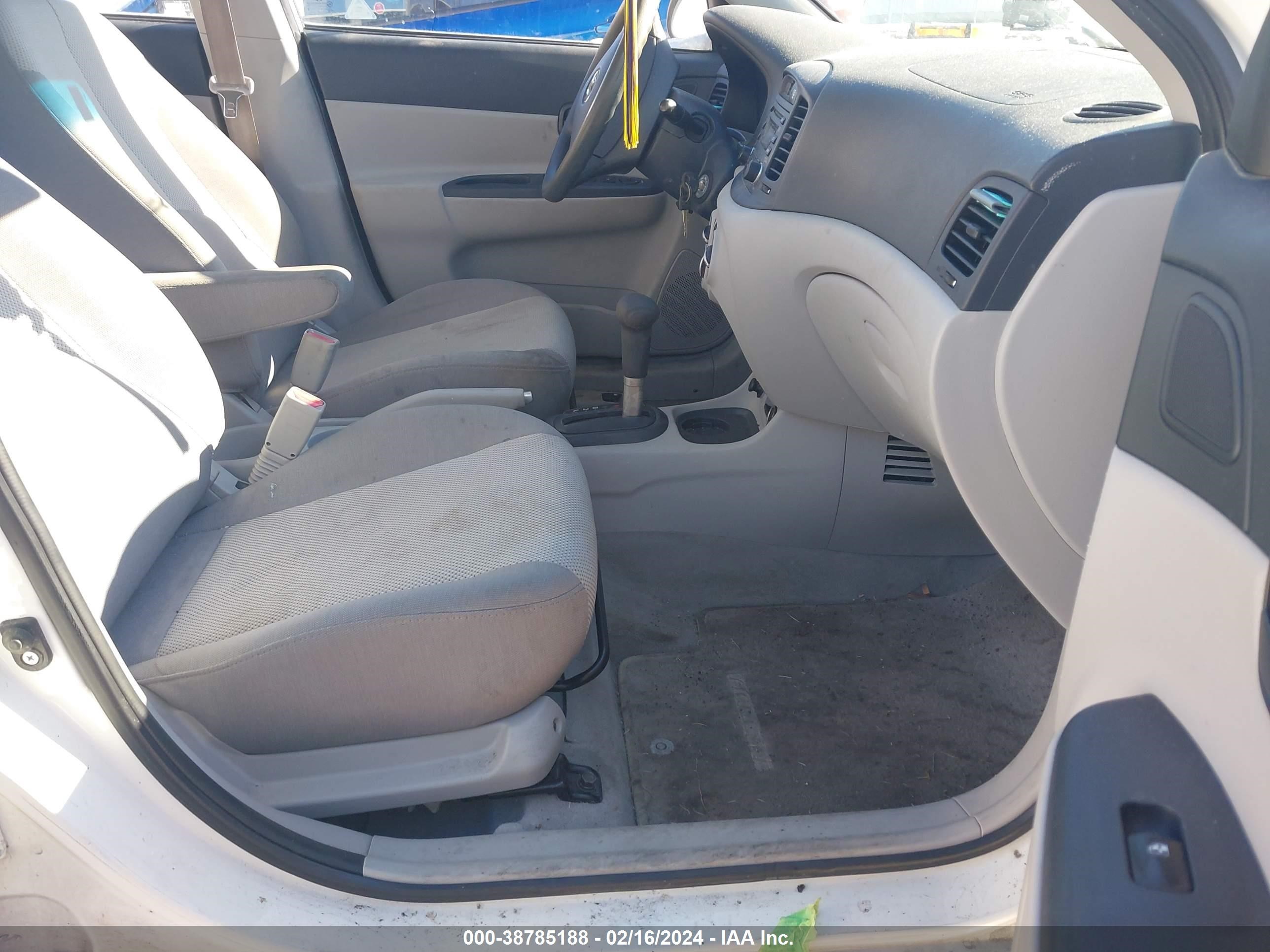 Photo 4 VIN: KMHCN46C57U101220 - HYUNDAI ACCENT 