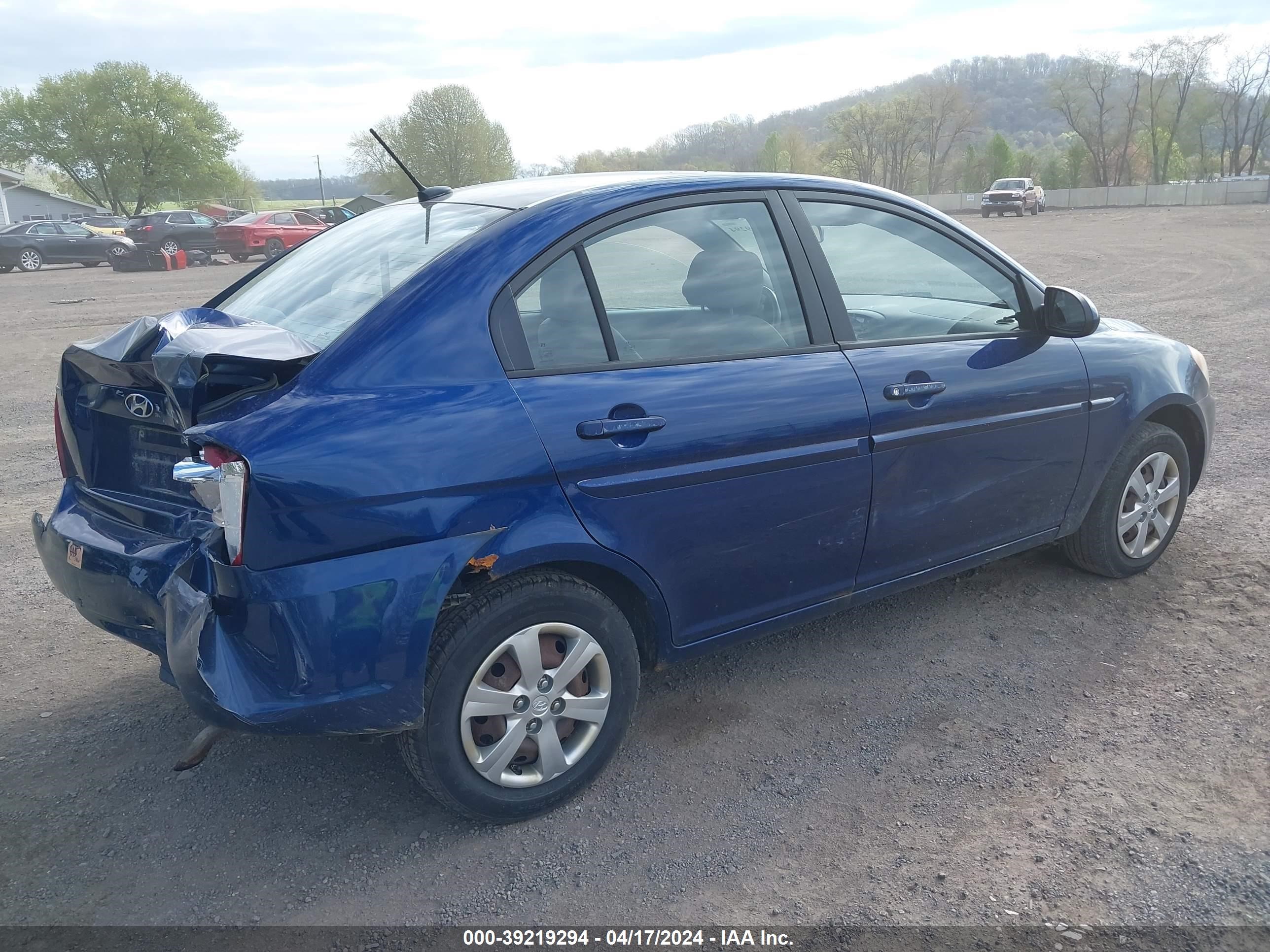 Photo 3 VIN: KMHCN46C68U275797 - HYUNDAI ACCENT 