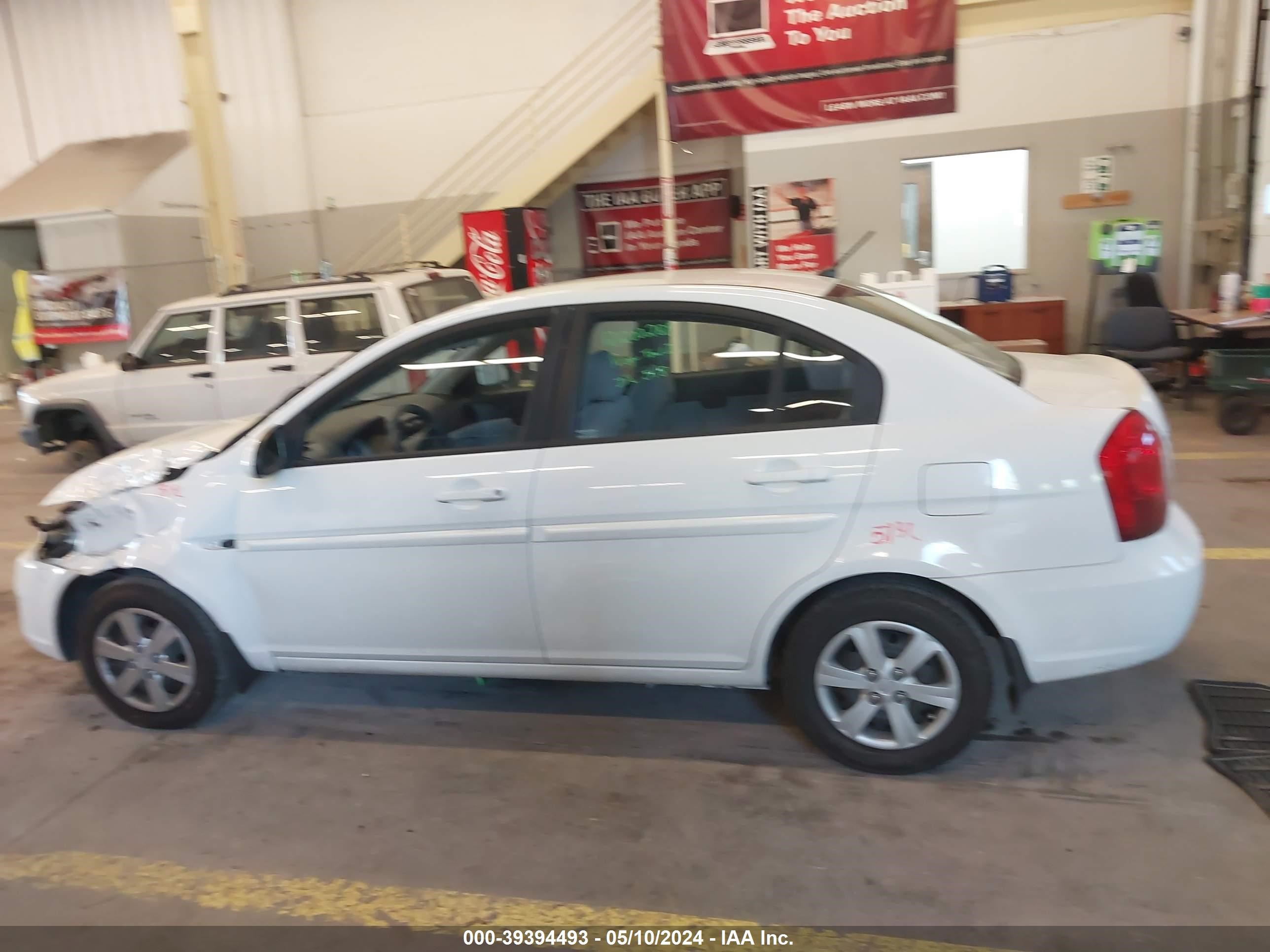 Photo 13 VIN: KMHCN46C69U283206 - HYUNDAI ACCENT 