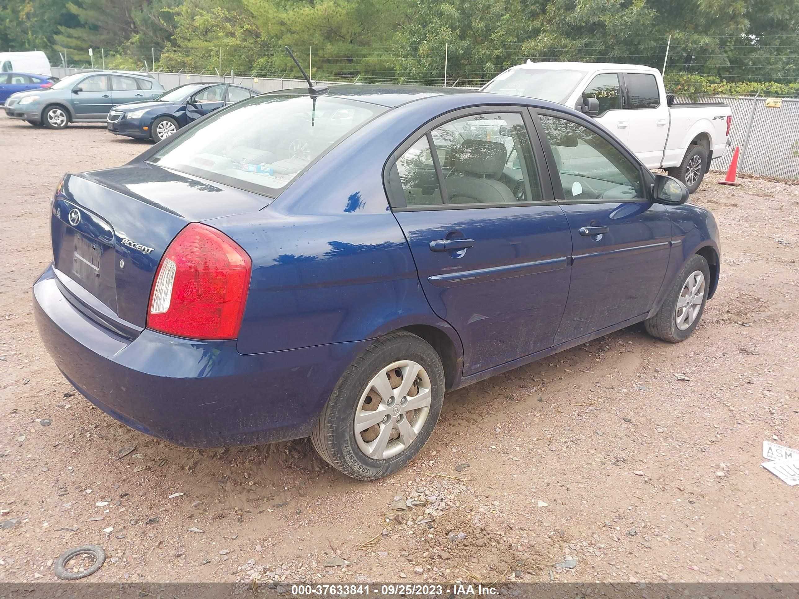 Photo 3 VIN: KMHCN46C78U280118 - HYUNDAI ACCENT 