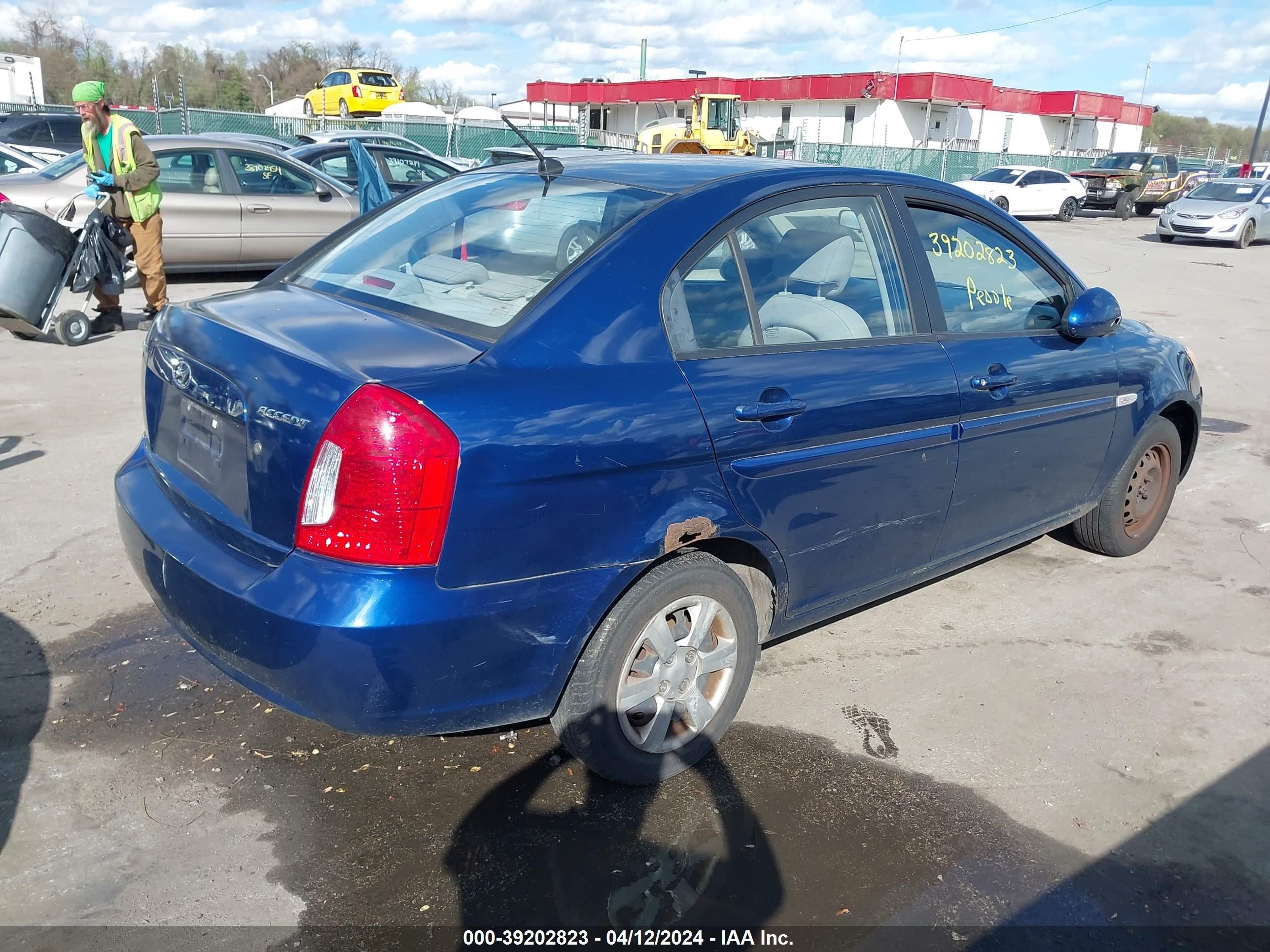 Photo 3 VIN: KMHCN46C87U131960 - HYUNDAI ACCENT 