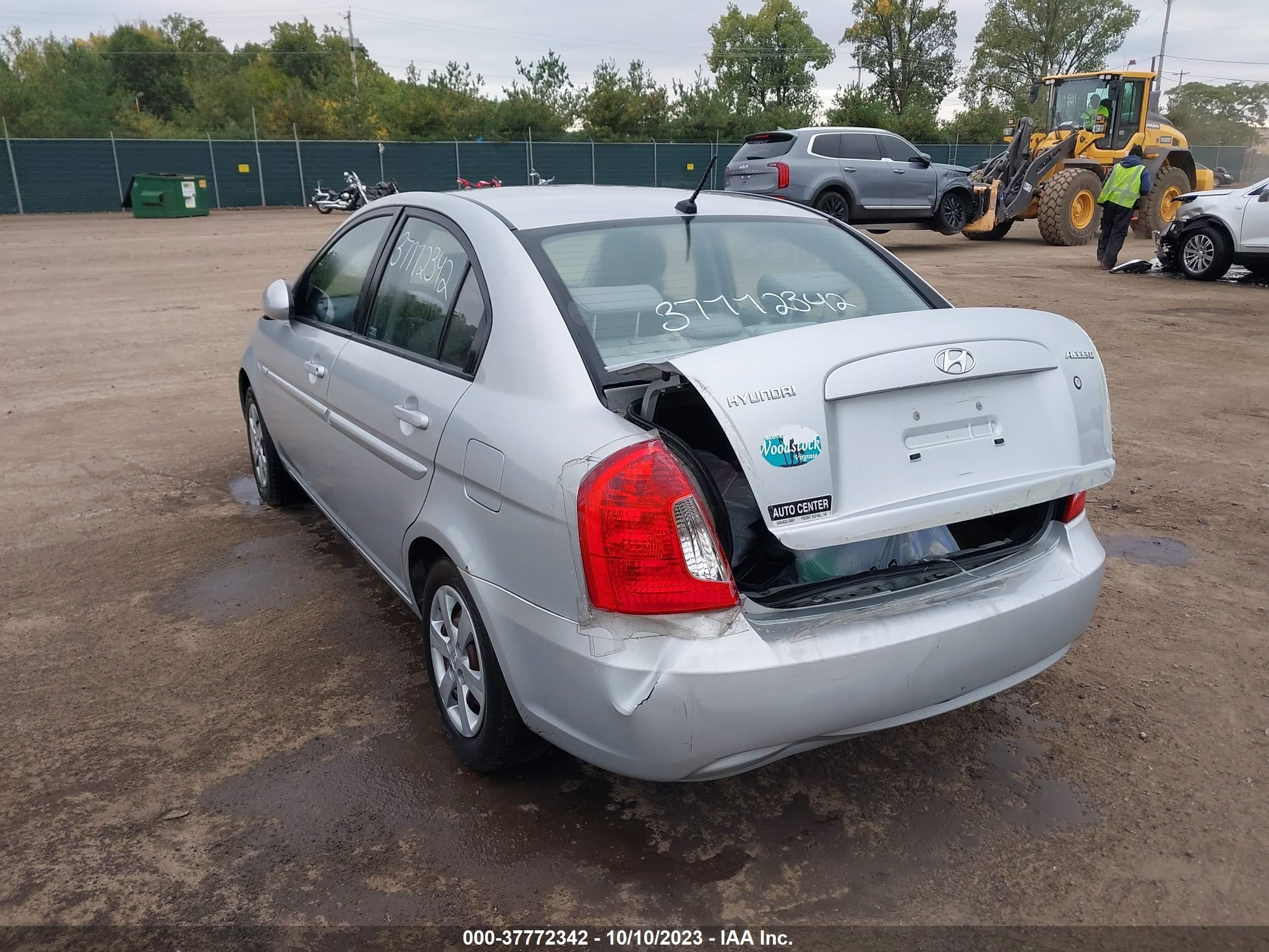 Photo 2 VIN: KMHCN46C88U174213 - HYUNDAI ACCENT 