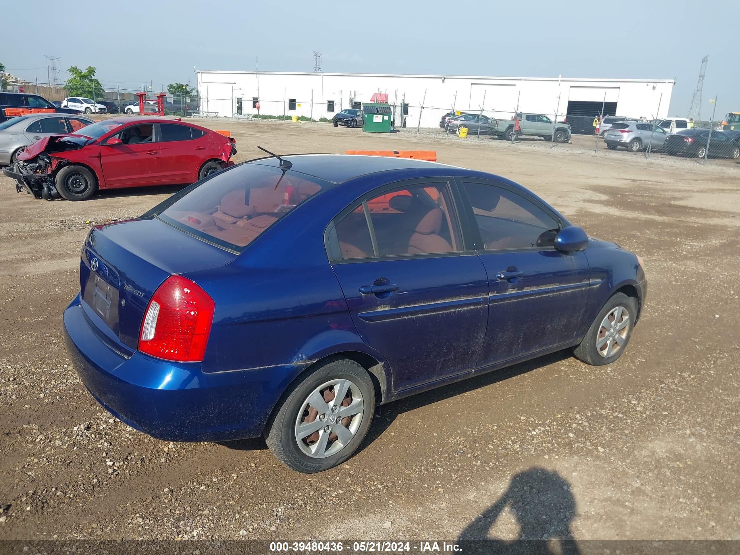 Photo 3 VIN: KMHCN46C88U182683 - HYUNDAI ACCENT 