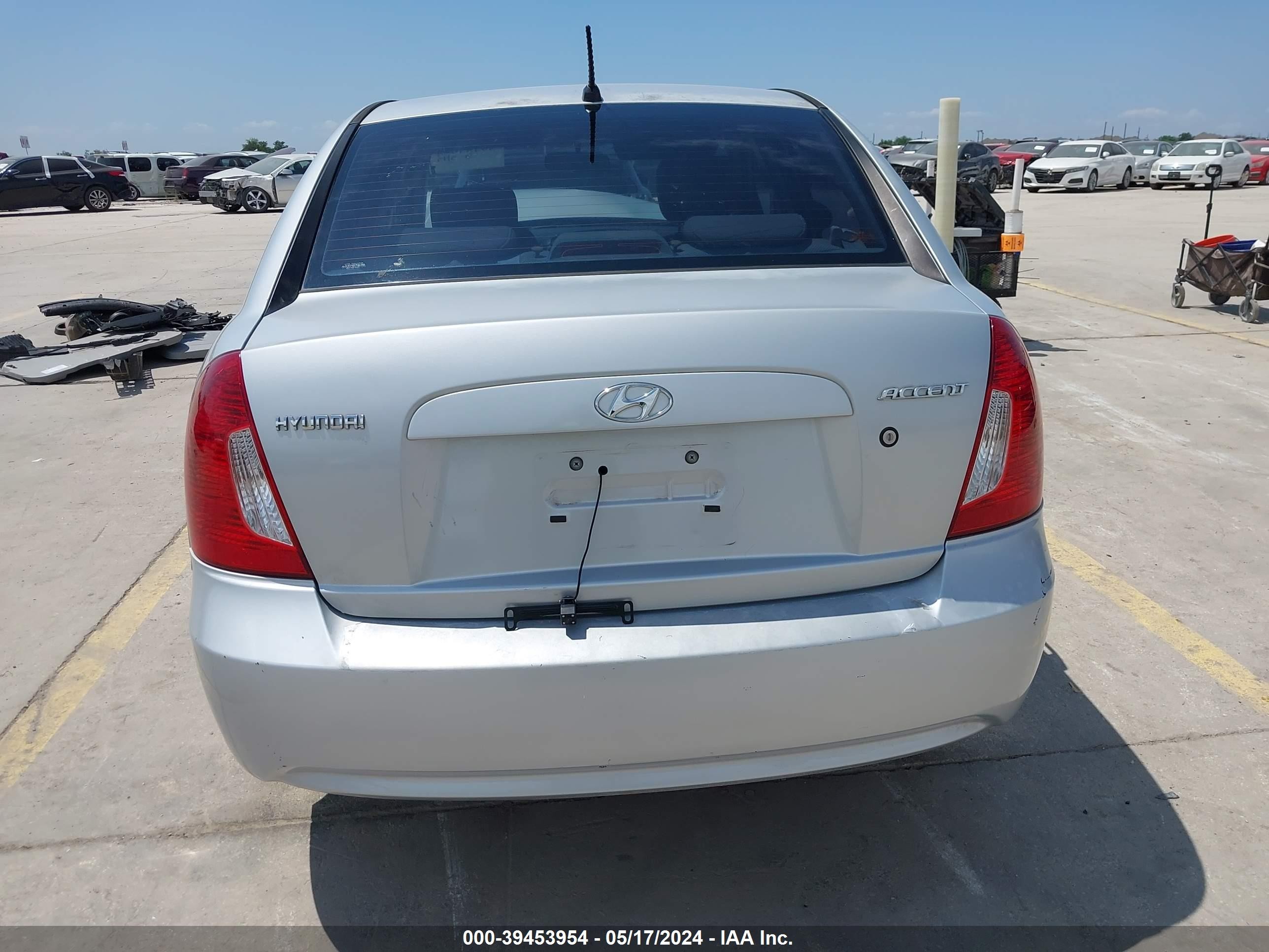 Photo 15 VIN: KMHCN46C88U216315 - HYUNDAI ACCENT 