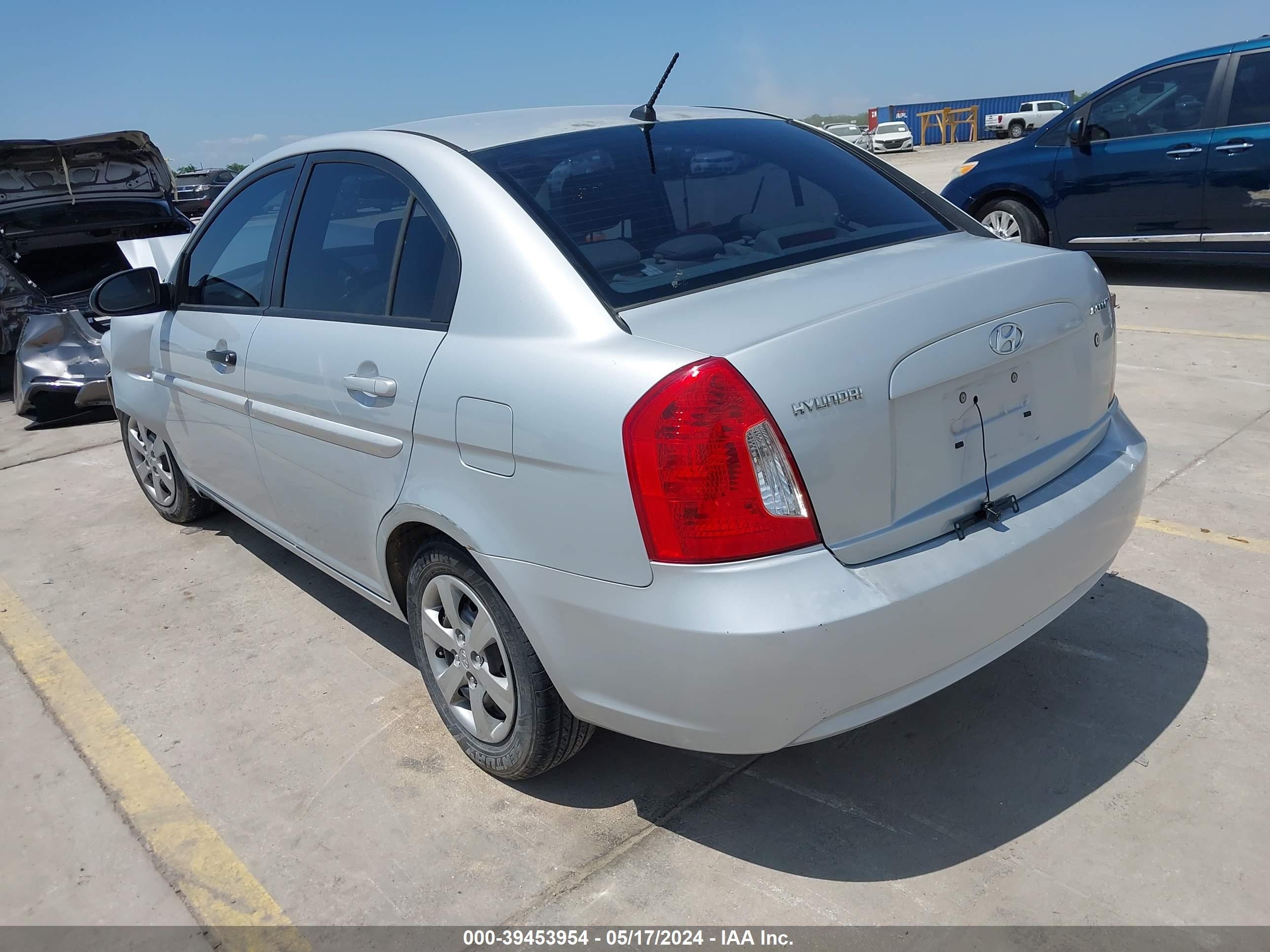 Photo 2 VIN: KMHCN46C88U216315 - HYUNDAI ACCENT 