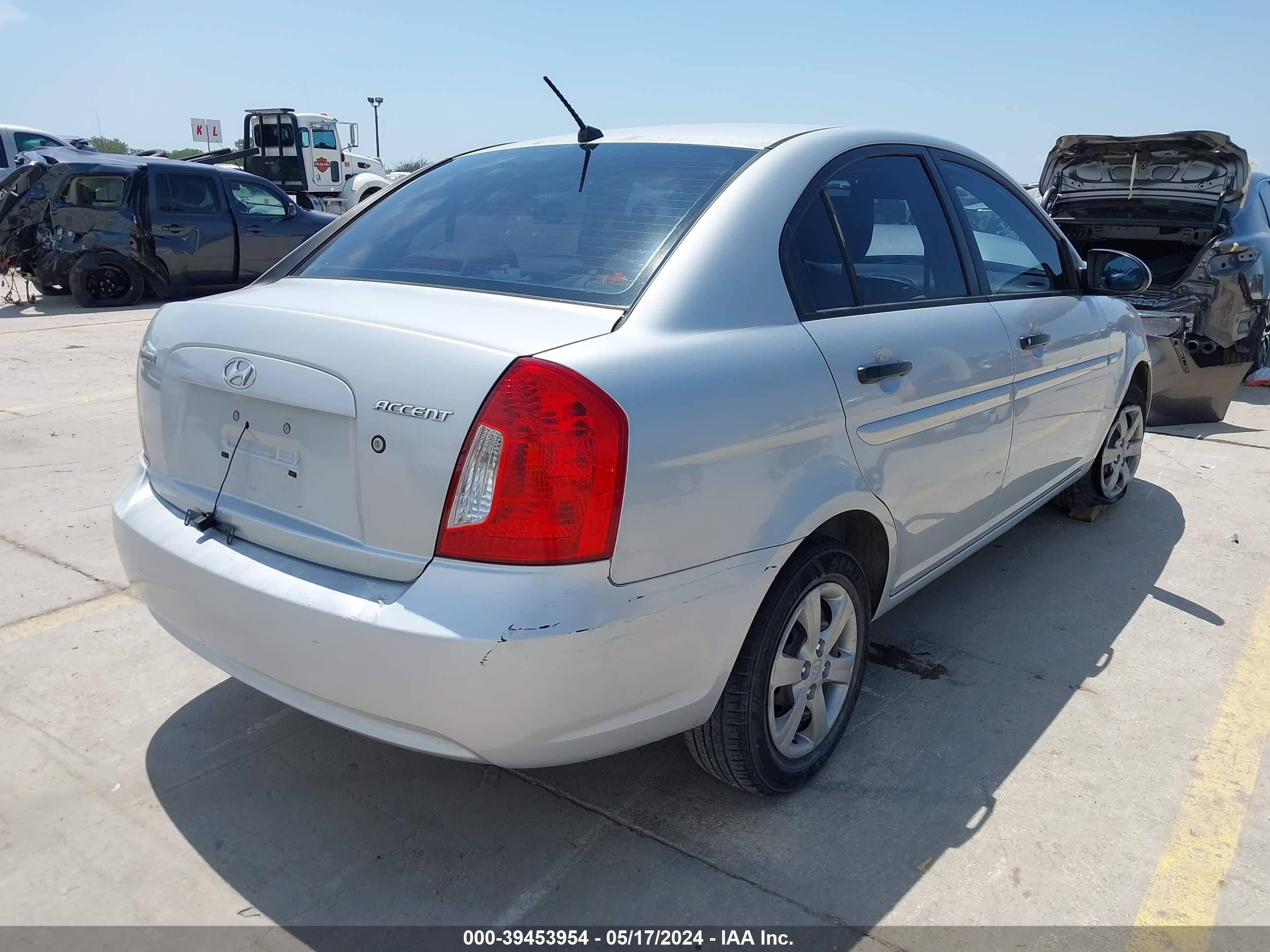 Photo 3 VIN: KMHCN46C88U216315 - HYUNDAI ACCENT 