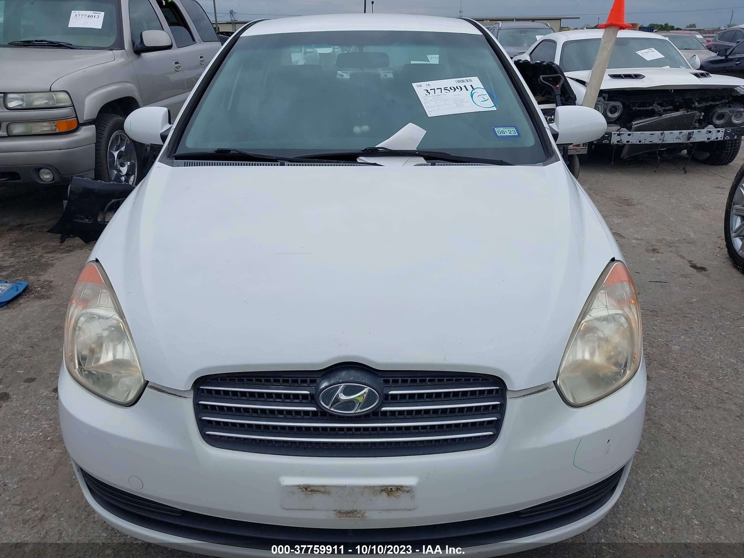 Photo 11 VIN: KMHCN46C98U241692 - HYUNDAI ACCENT 