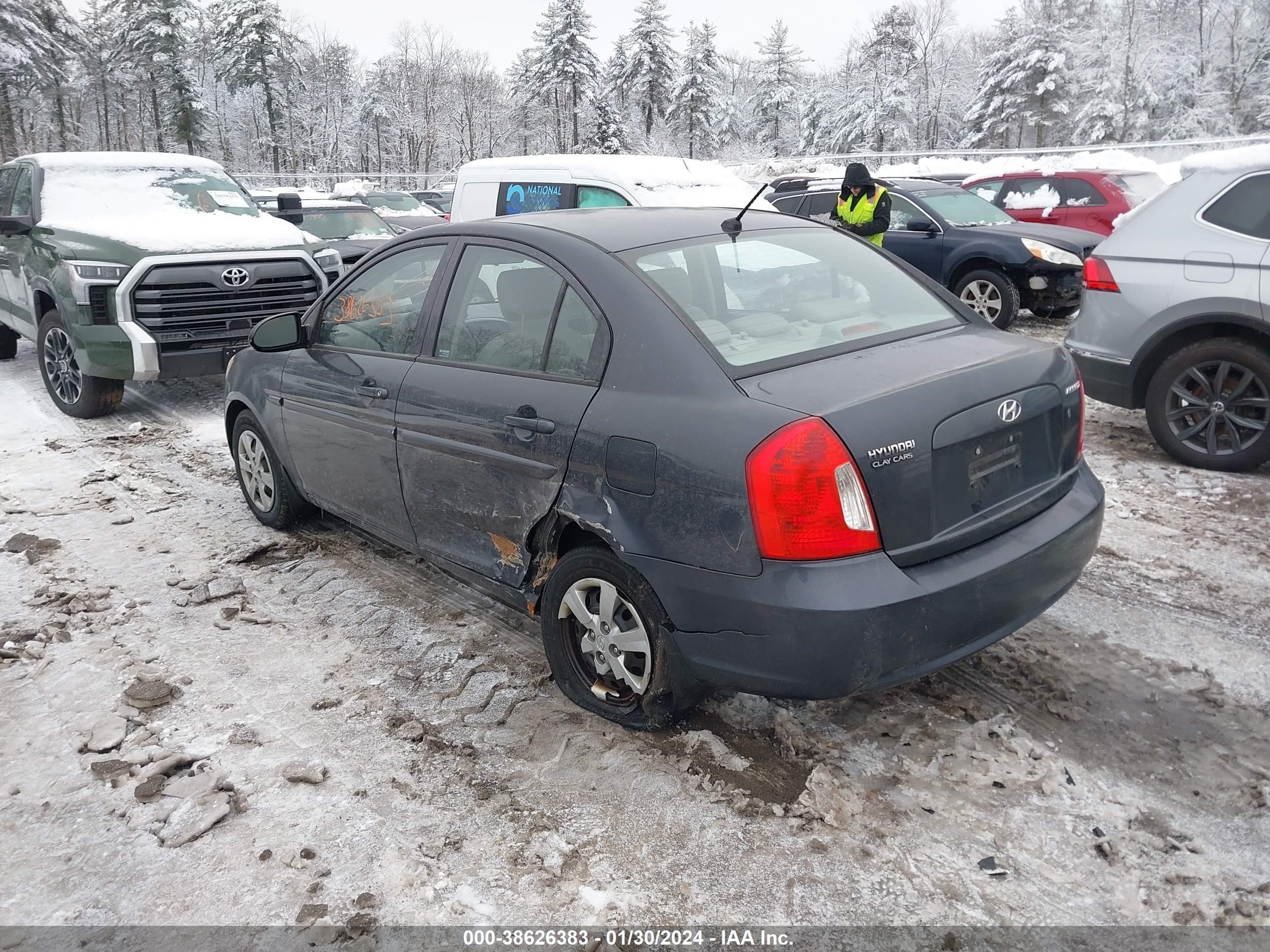 Photo 2 VIN: KMHCN46C99U319549 - HYUNDAI ACCENT 