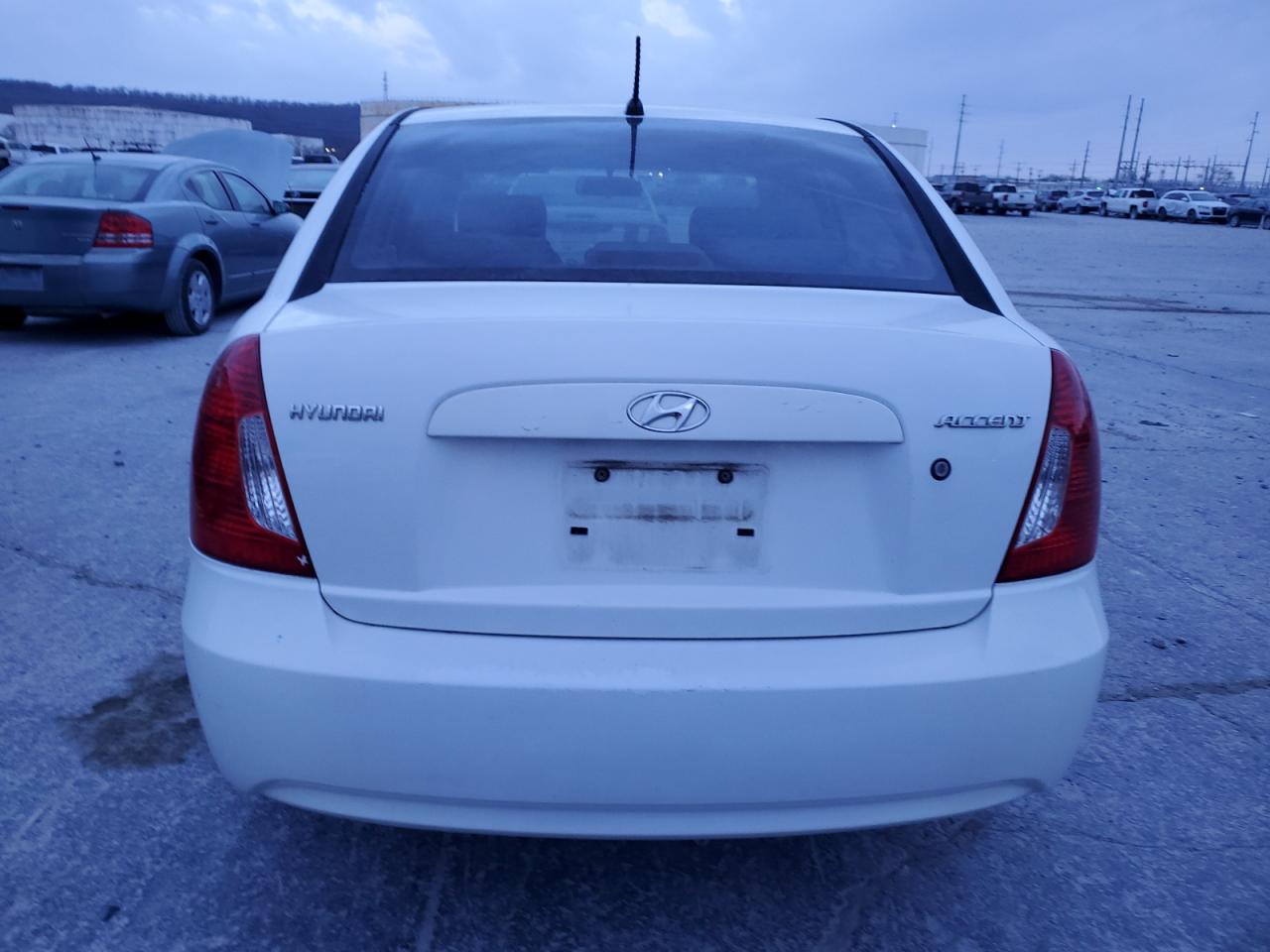 Photo 5 VIN: KMHCN46CX8U210080 - HYUNDAI ACCENT 