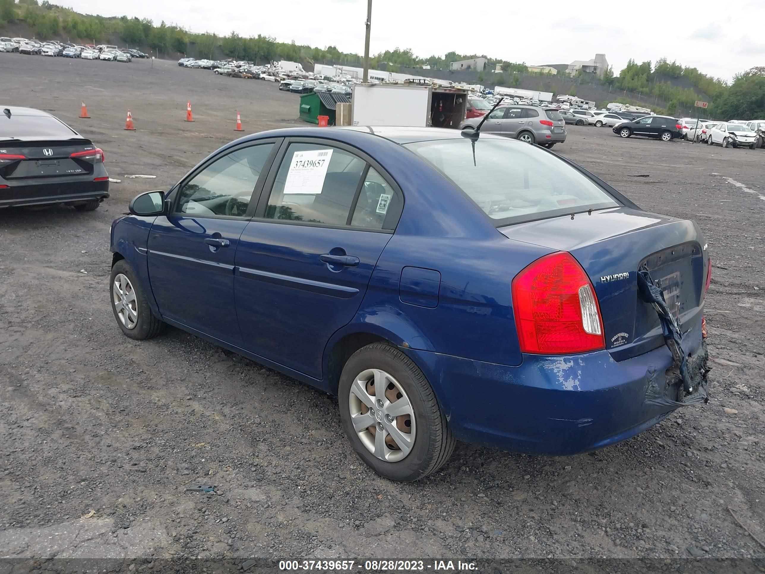 Photo 2 VIN: KMHCN46CX9U310116 - HYUNDAI ACCENT 