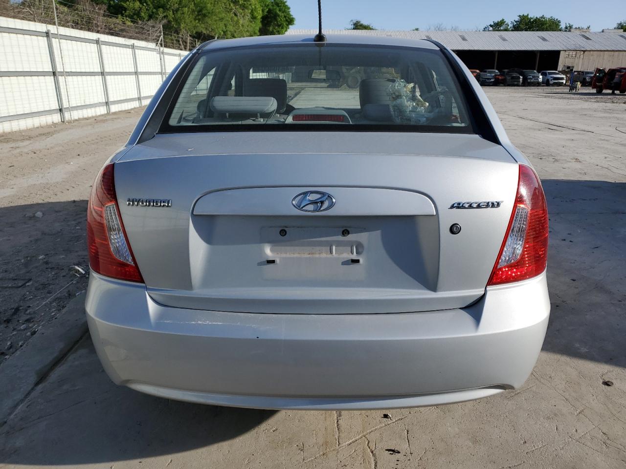 Photo 5 VIN: KMHCN4AC0BU601592 - HYUNDAI ACCENT 