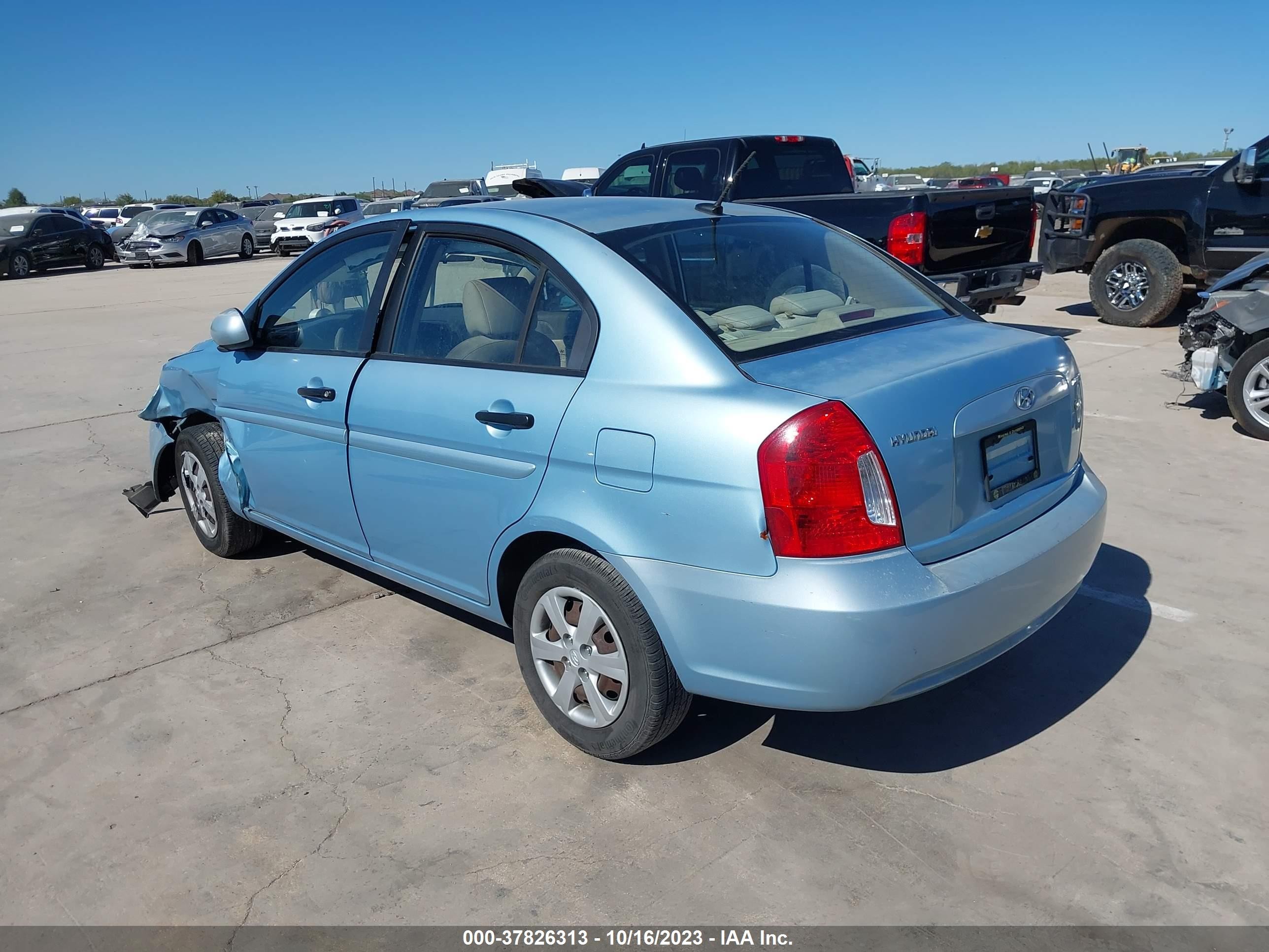 Photo 2 VIN: KMHCN4AC1BU533481 - HYUNDAI ACCENT 