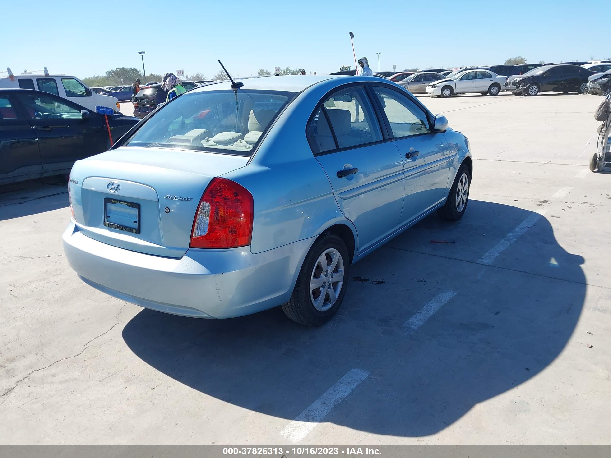 Photo 3 VIN: KMHCN4AC1BU533481 - HYUNDAI ACCENT 