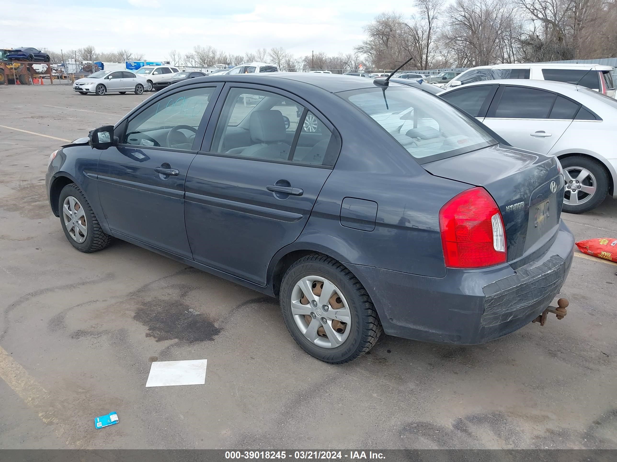 Photo 2 VIN: KMHCN4AC2AU497802 - HYUNDAI ACCENT 