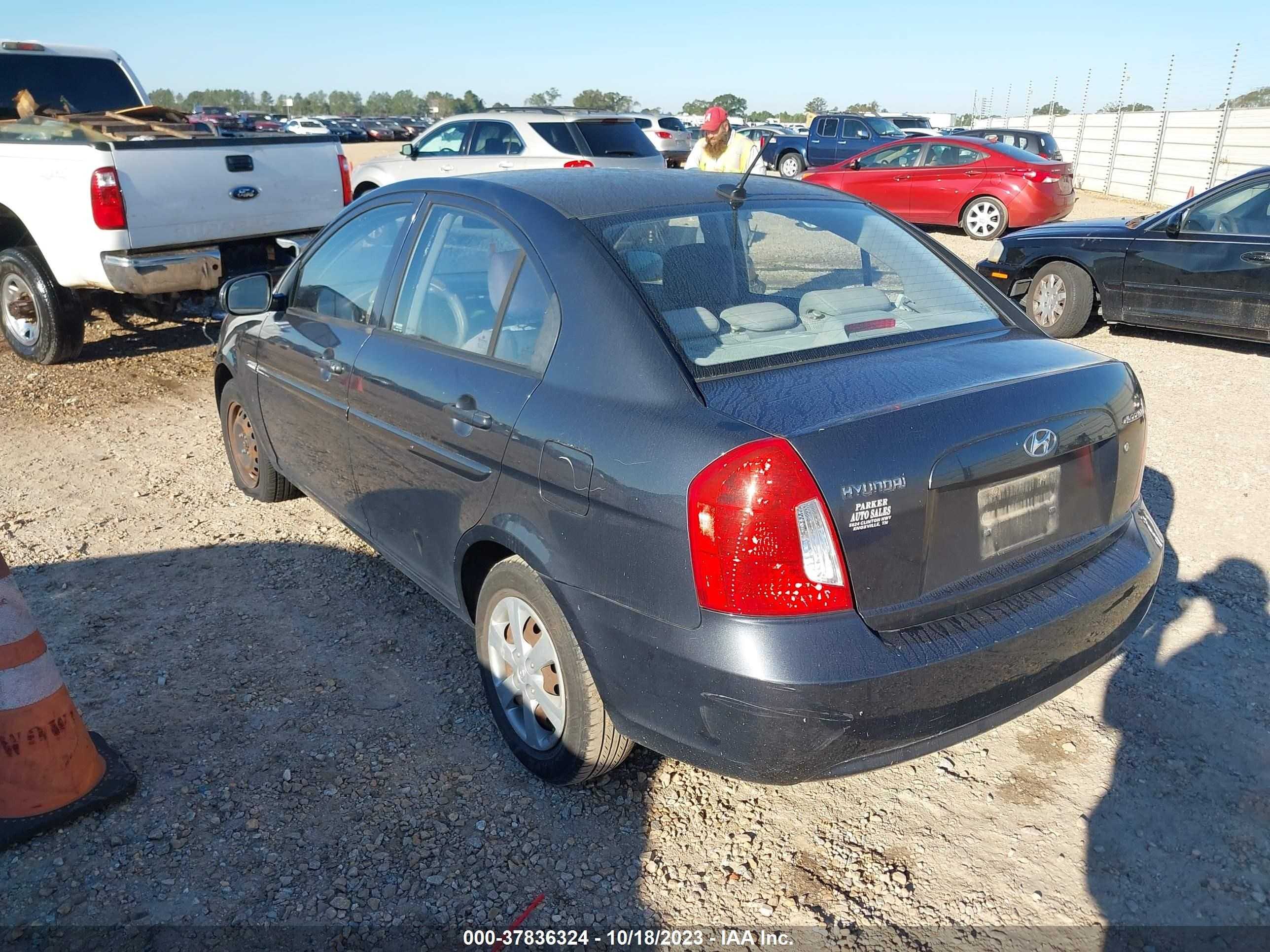 Photo 2 VIN: KMHCN4AC3BU609525 - HYUNDAI ACCENT 