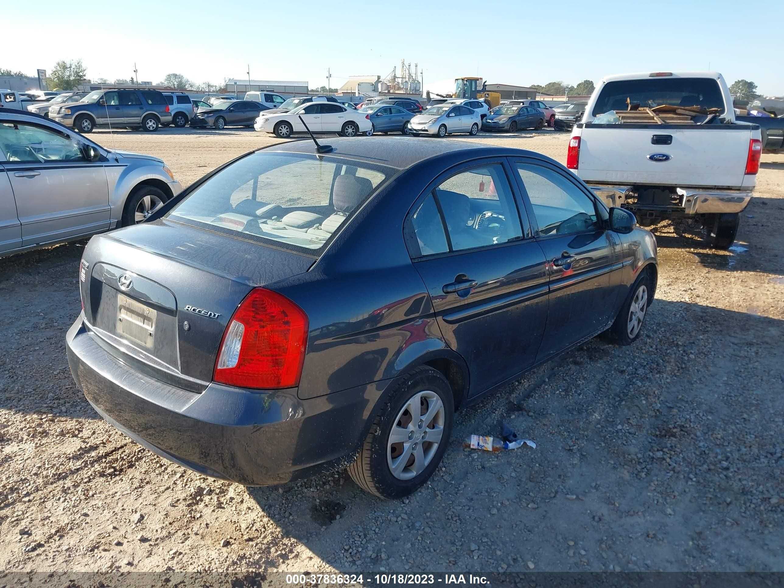 Photo 3 VIN: KMHCN4AC3BU609525 - HYUNDAI ACCENT 