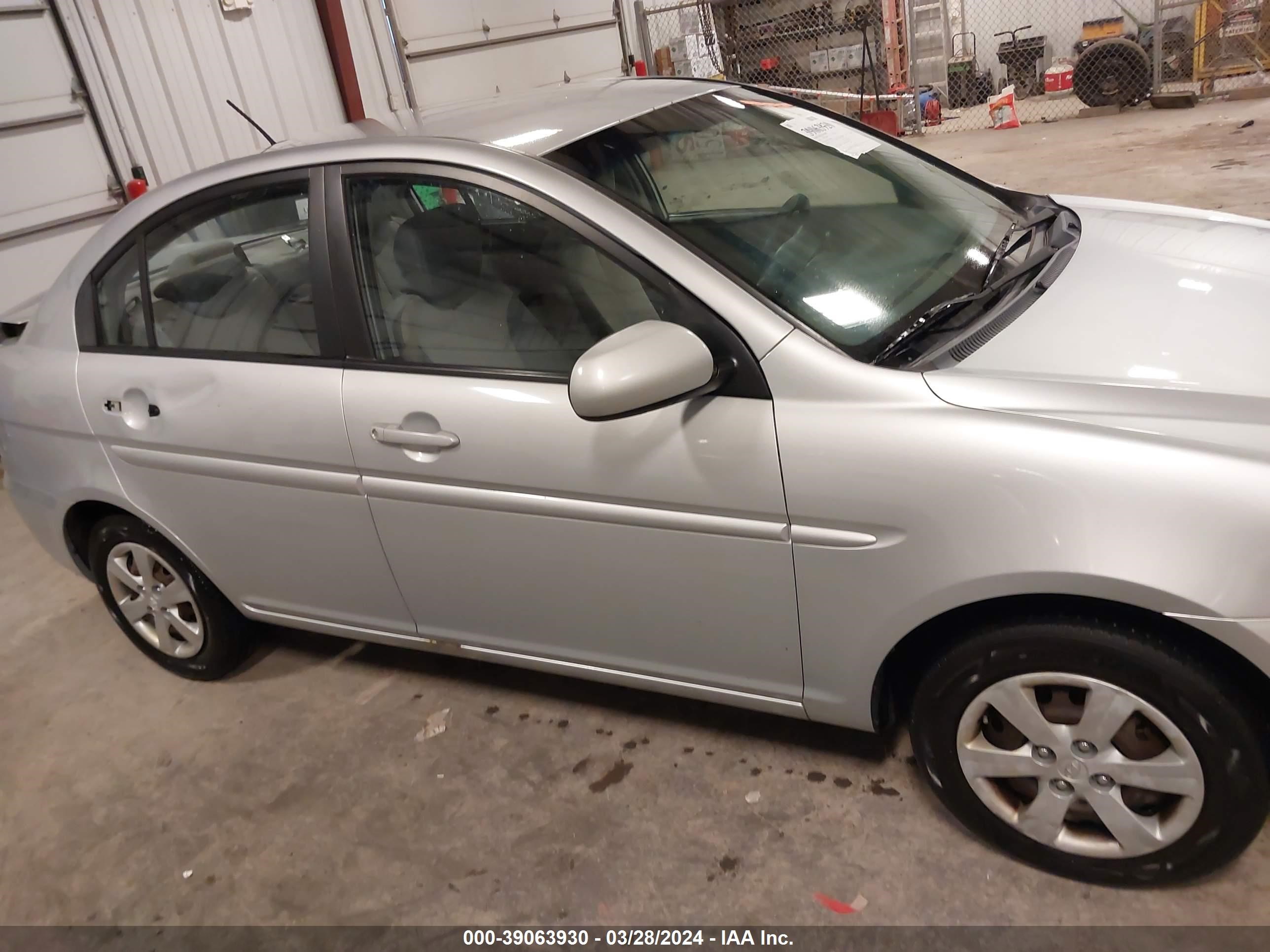 Photo 13 VIN: KMHCN4AC4AU484095 - HYUNDAI ACCENT 