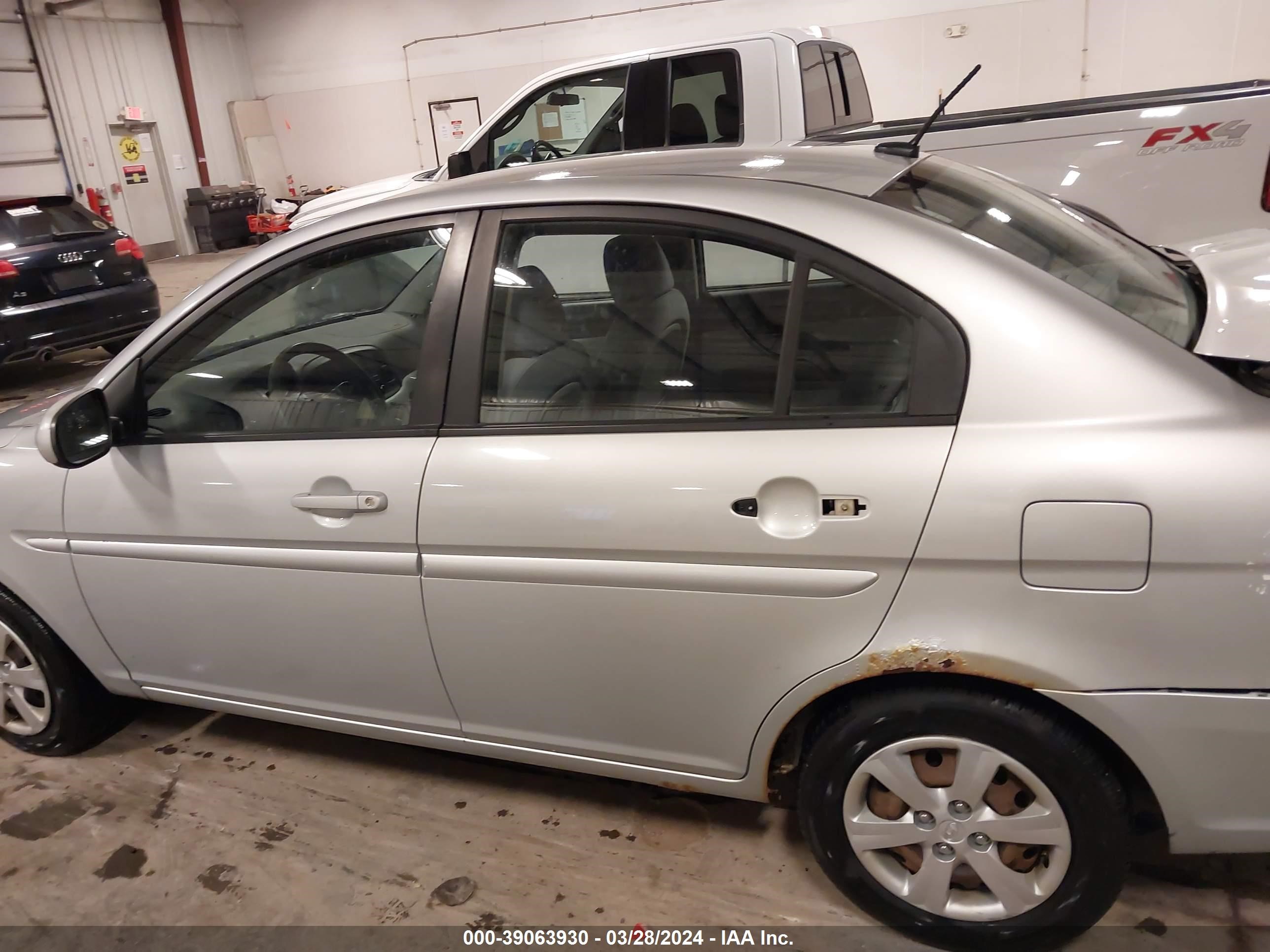 Photo 14 VIN: KMHCN4AC4AU484095 - HYUNDAI ACCENT 