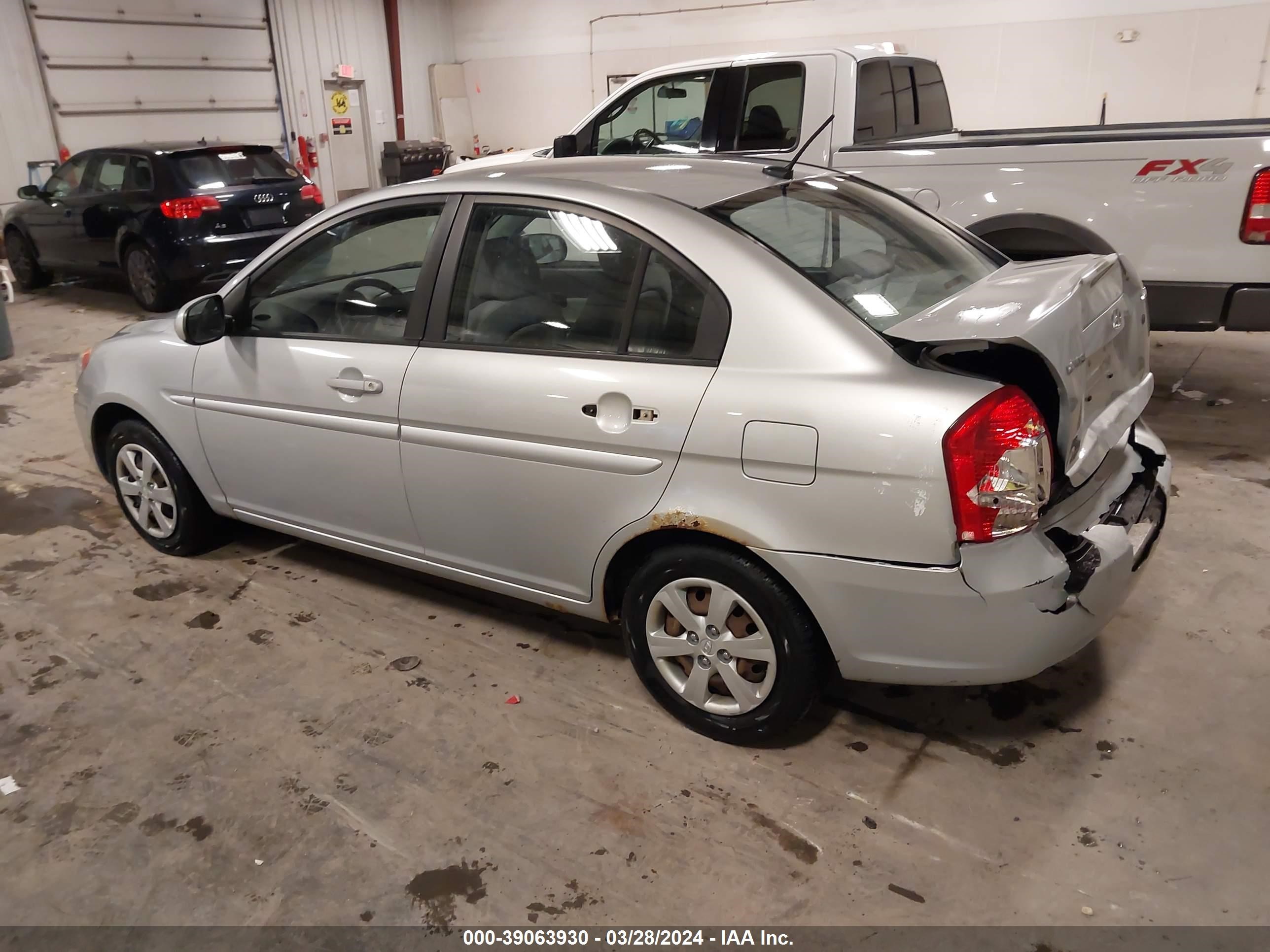 Photo 2 VIN: KMHCN4AC4AU484095 - HYUNDAI ACCENT 