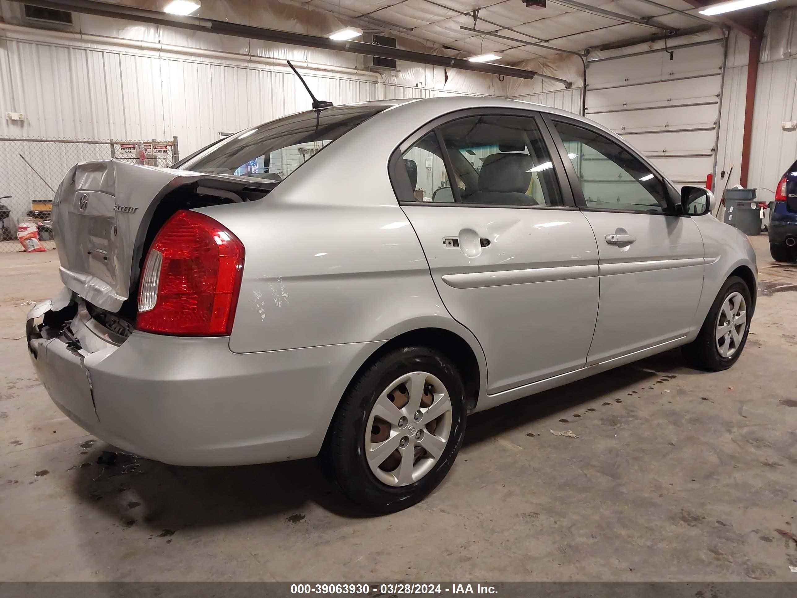 Photo 3 VIN: KMHCN4AC4AU484095 - HYUNDAI ACCENT 