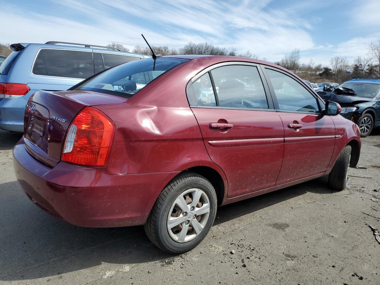 Photo 2 VIN: KMHCN4AC5AU489712 - HYUNDAI ACCENT 