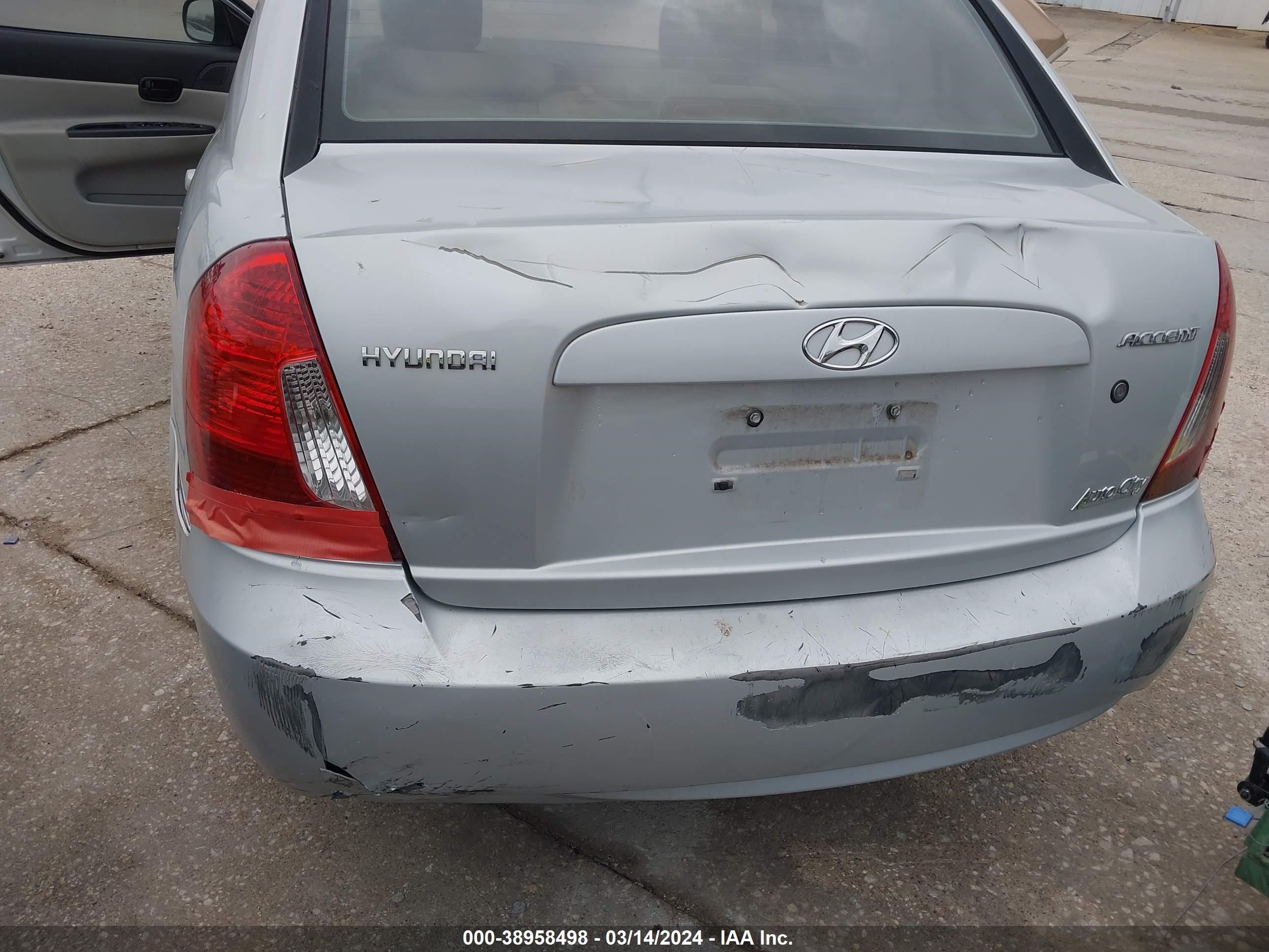 Photo 5 VIN: KMHCN4AC8AU472421 - HYUNDAI ACCENT 