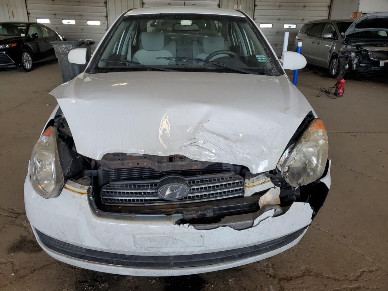 Photo 4 VIN: KMHCN4AC8BU618320 - HYUNDAI ACCENT 