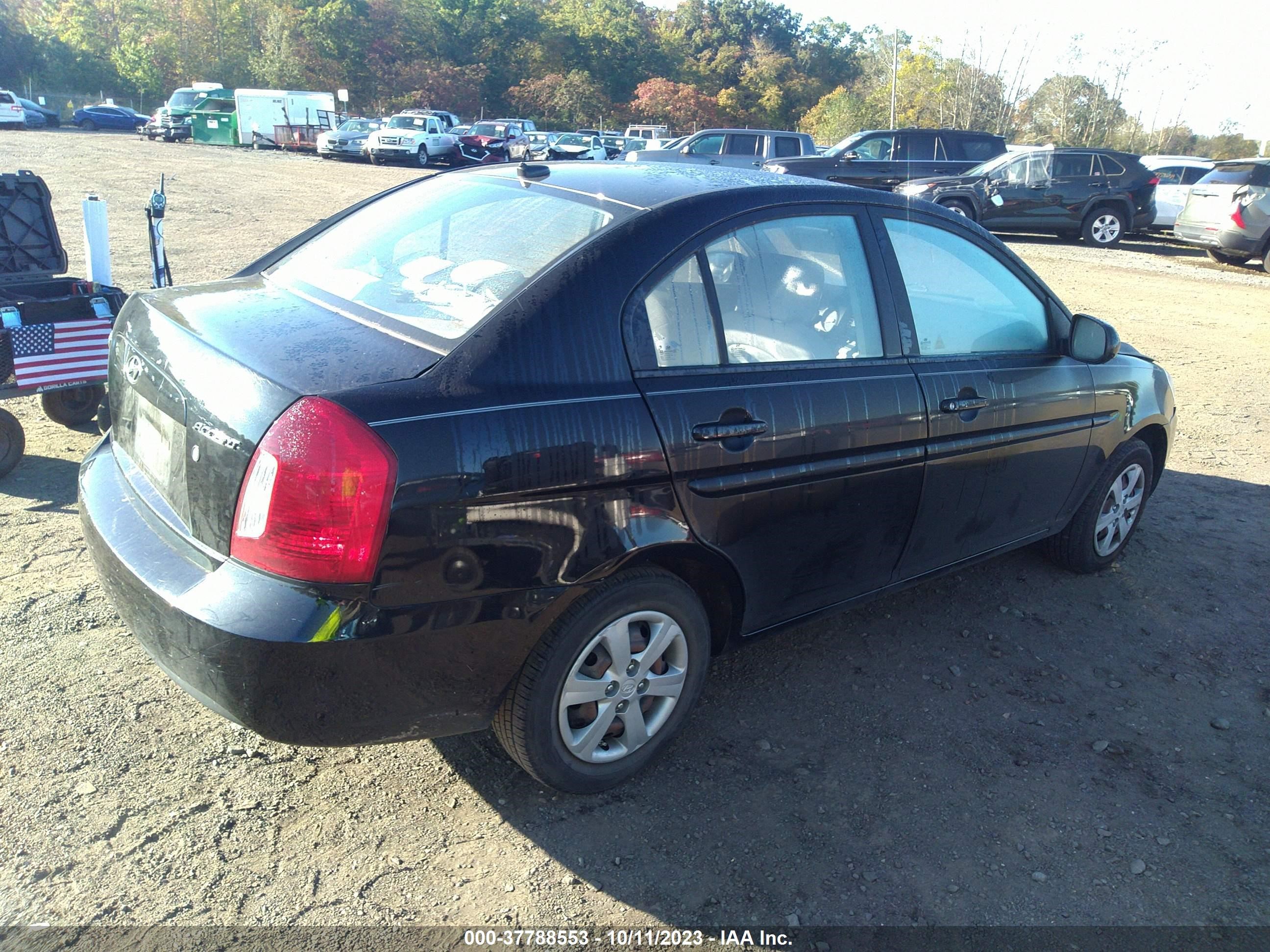 Photo 3 VIN: KMHCN4AC9AU407383 - HYUNDAI ACCENT 