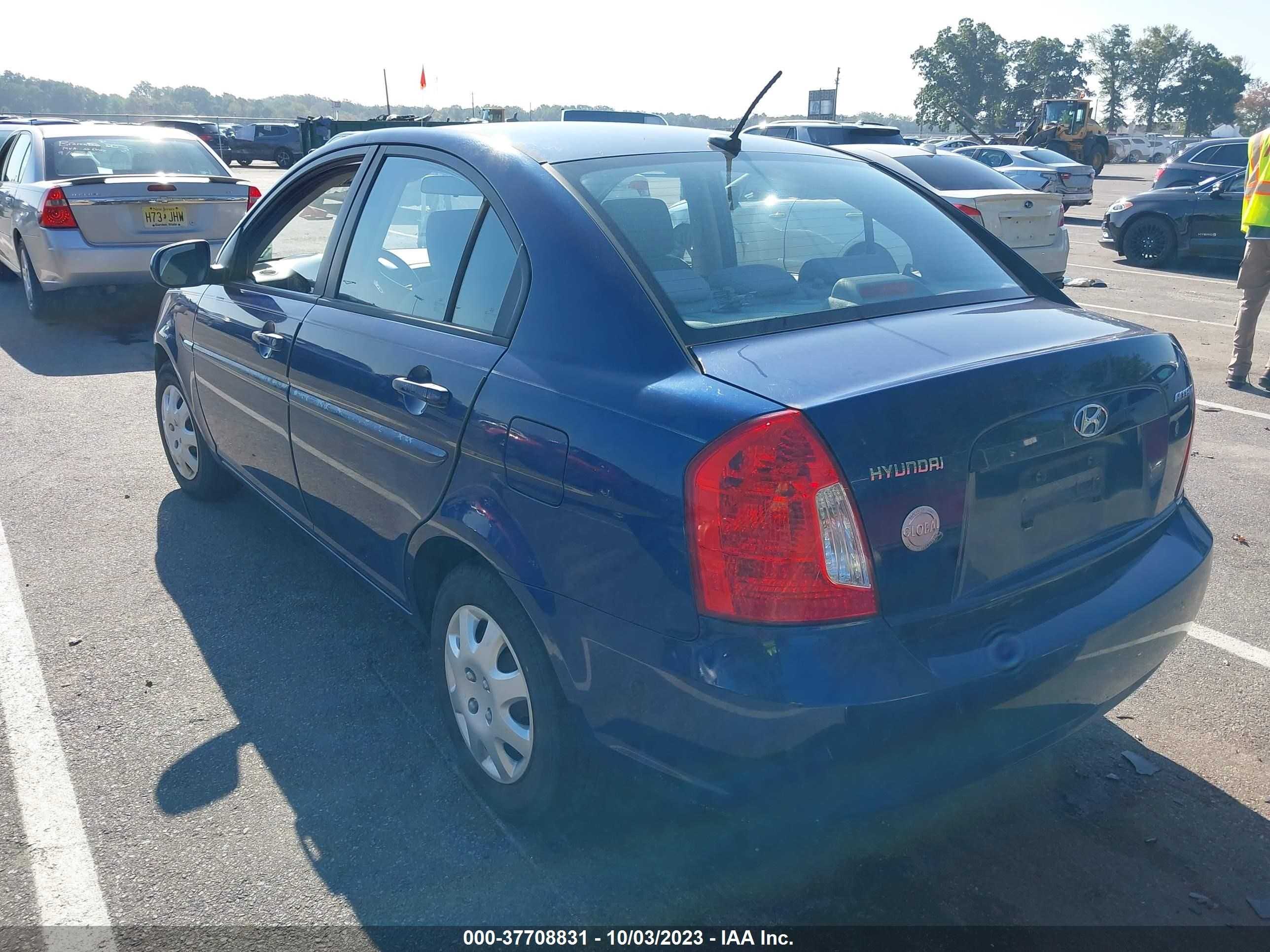 Photo 2 VIN: KMHCN4ACXAU504527 - HYUNDAI ACCENT 