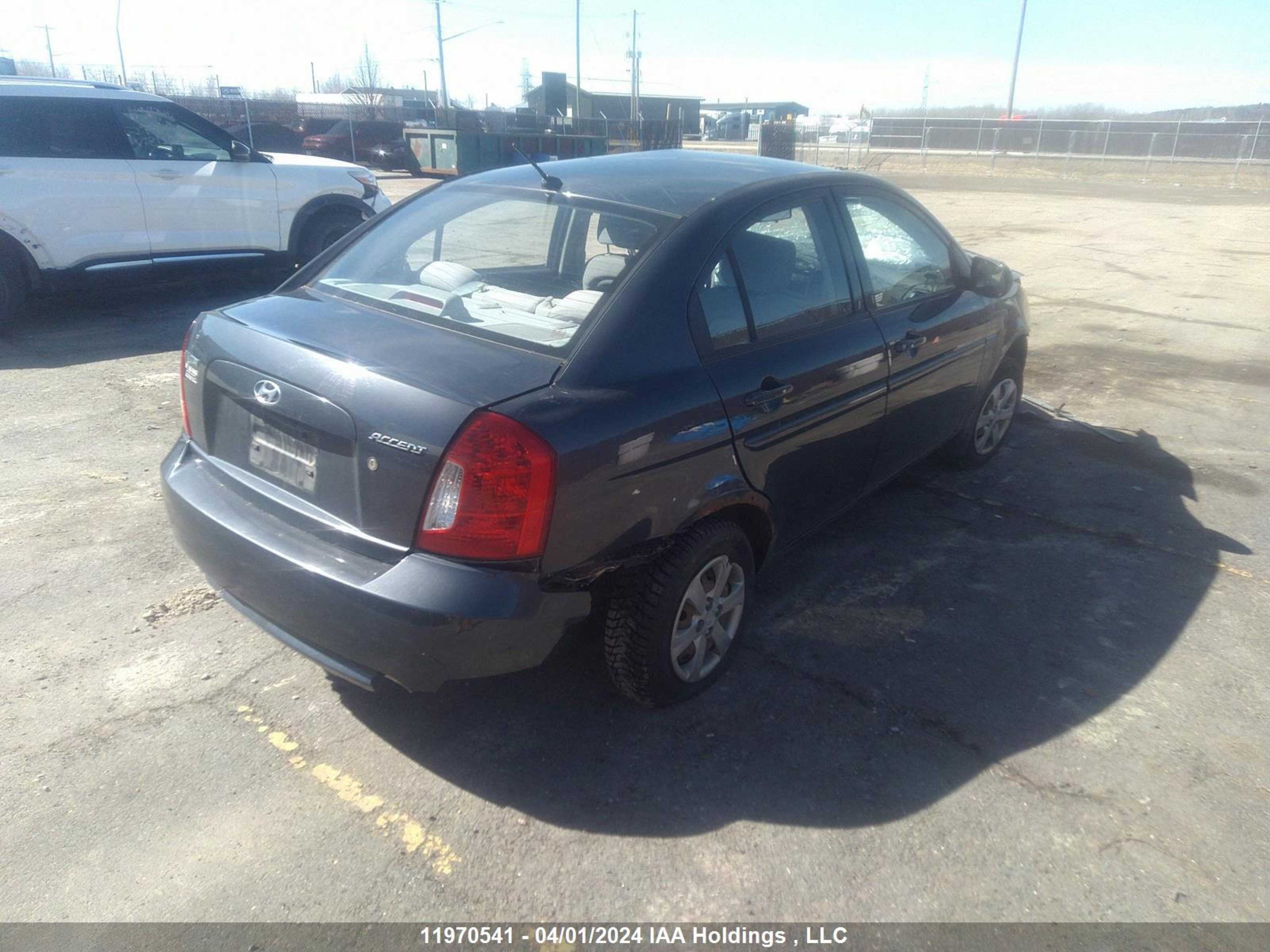 Photo 3 VIN: KMHCN4BC4AU490011 - HYUNDAI ACCENT 