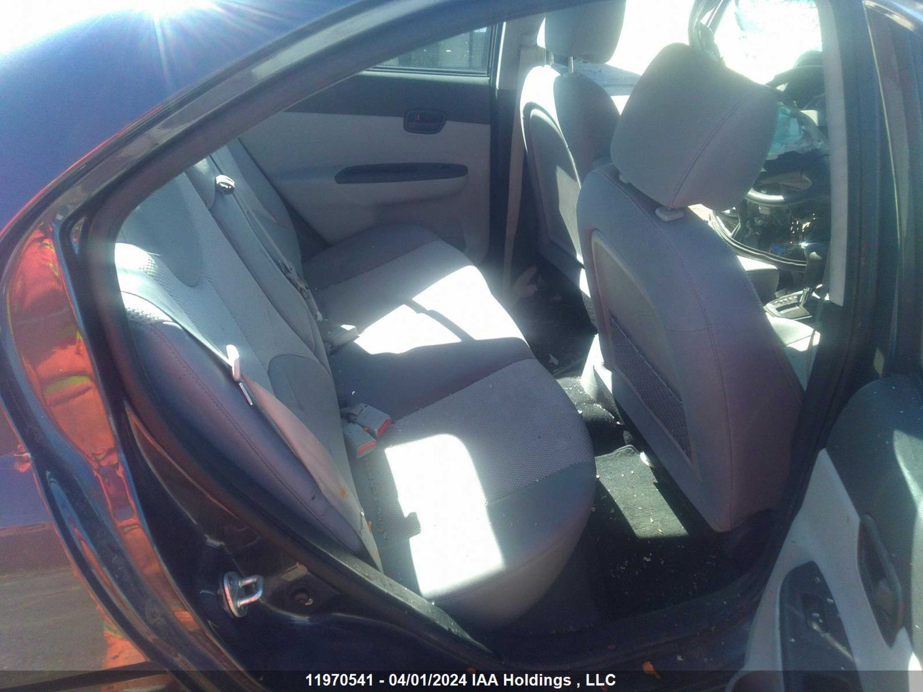 Photo 7 VIN: KMHCN4BC4AU490011 - HYUNDAI ACCENT 