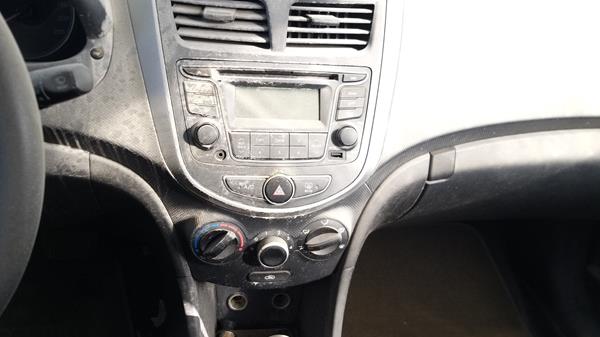 Photo 16 VIN: KMHCT41B3FU710793 - HYUNDAI ACCENT 