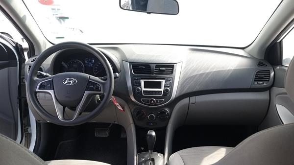 Photo 15 VIN: KMHCT41B4GU042262 - HYUNDAI ACCENT 