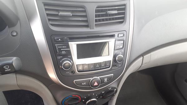 Photo 14 VIN: KMHCT41B5GU041198 - HYUNDAI ACCENT 