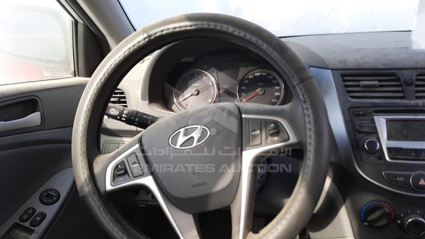 Photo 11 VIN: KMHCT41BXGU054819 - HYUNDAI ACCENT 