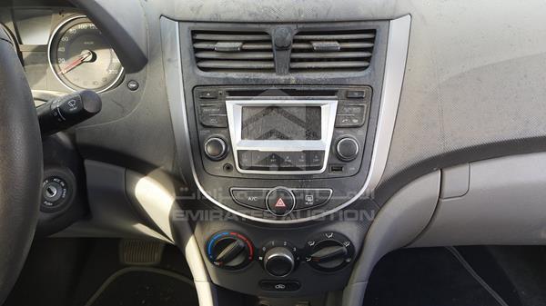 Photo 14 VIN: KMHCT41BXGU054819 - HYUNDAI ACCENT 