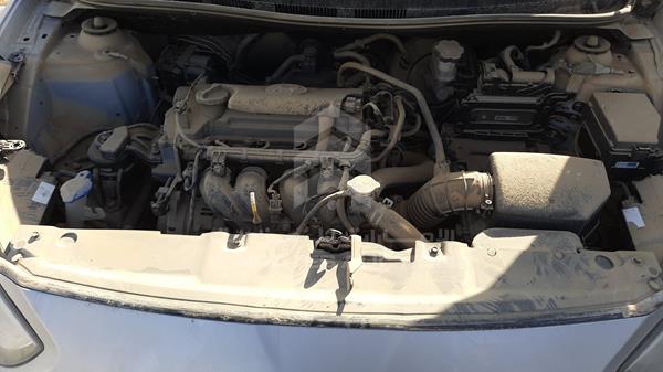 Photo 26 VIN: KMHCT41BXGU054819 - HYUNDAI ACCENT 